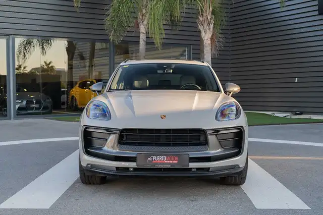Porsche Macan view 2