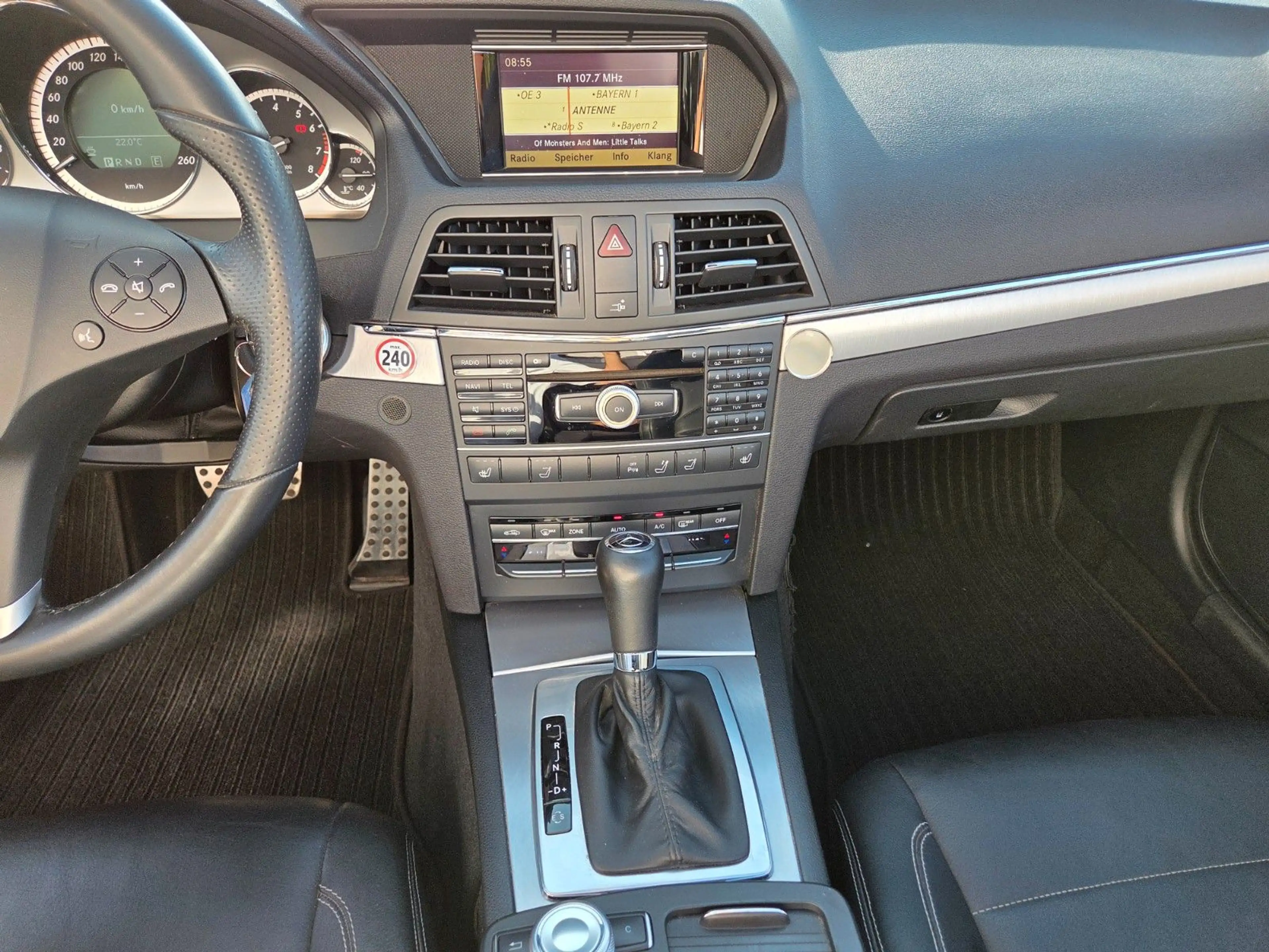 Mercedes-Benz E 250 Cabrio CGI, H&K, NAVI, 33 tsd. KM — photo 15