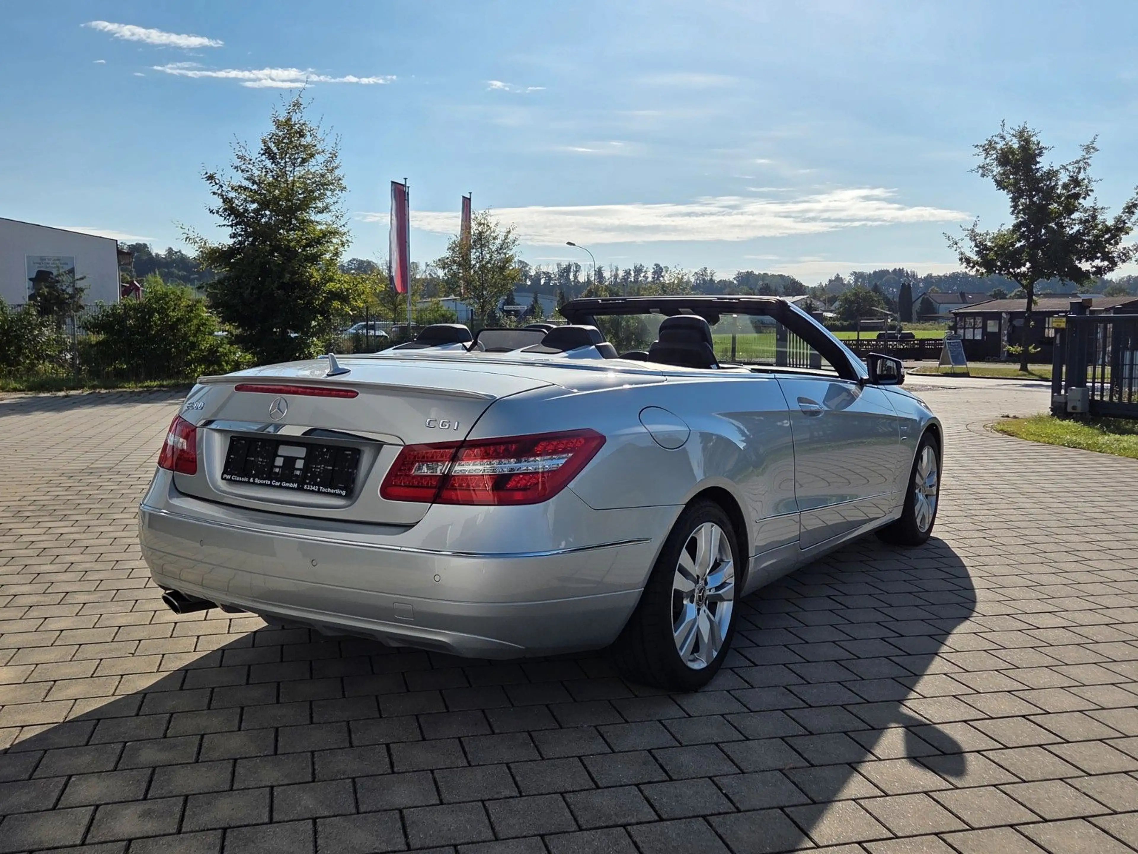 Mercedes-Benz E 250 Cabrio CGI, H&K, NAVI, 33 tsd. KM — photo 4