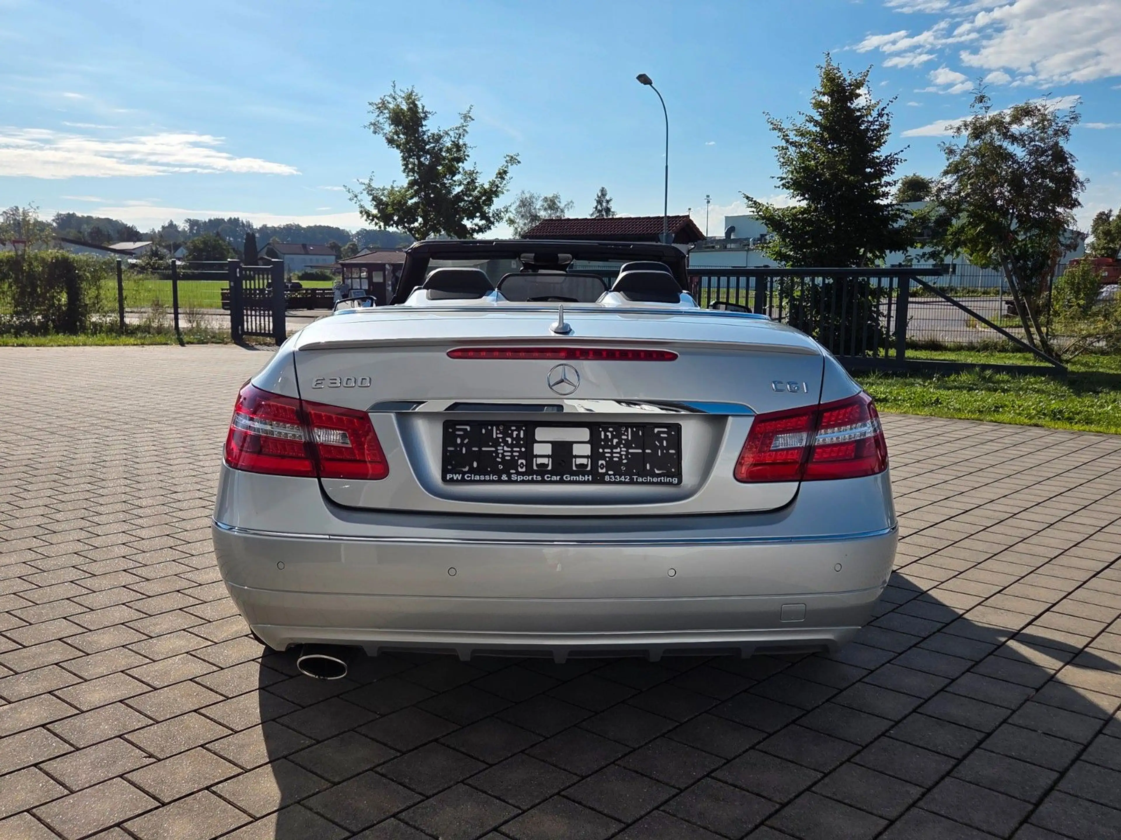 Mercedes-Benz E 250 Cabrio CGI, H&K, NAVI, 33 tsd. KM — photo 5
