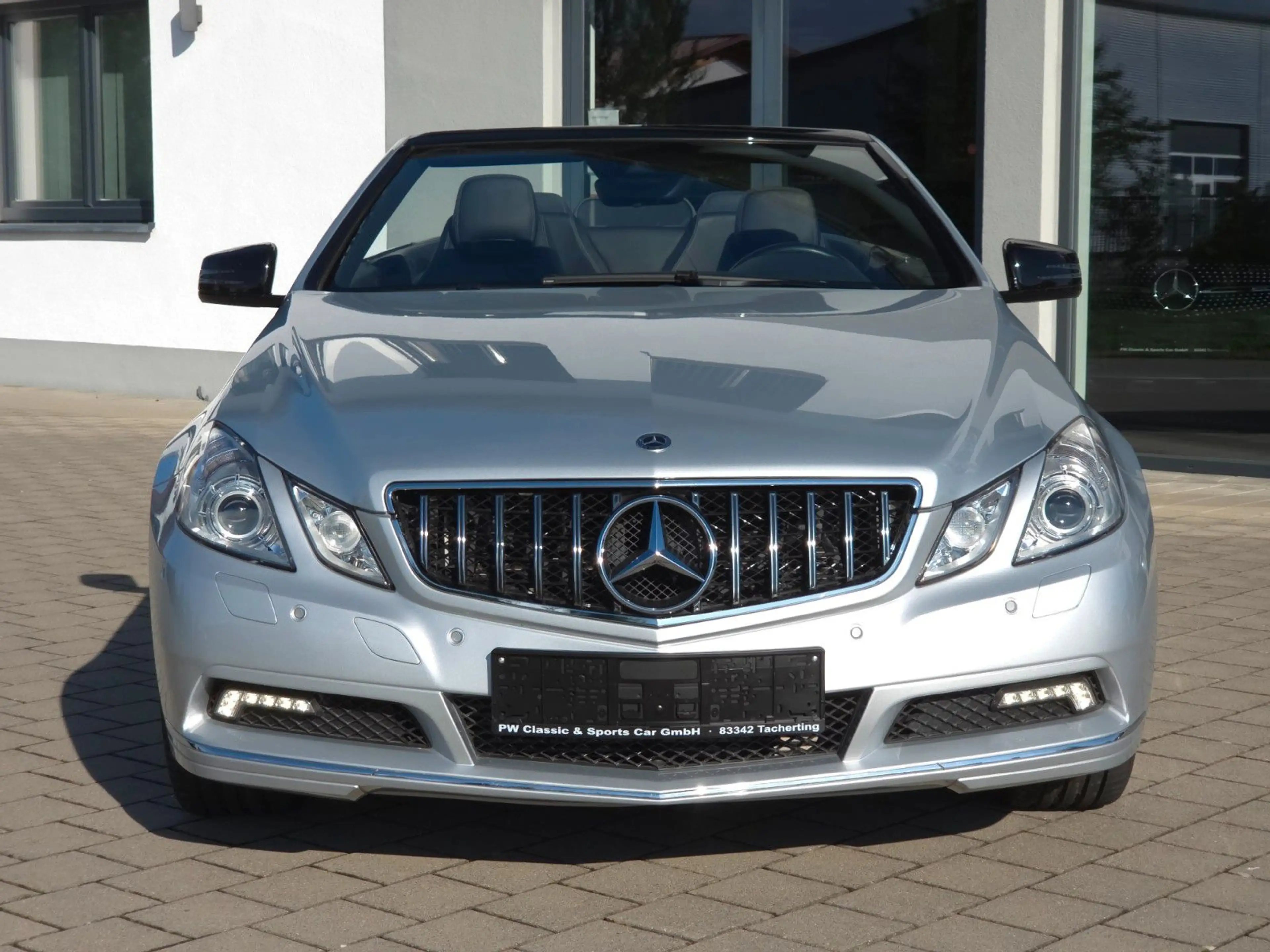 Mercedes-Benz E 250 Cabrio CGI, H&K, NAVI, 33 tsd. KM — photo 9