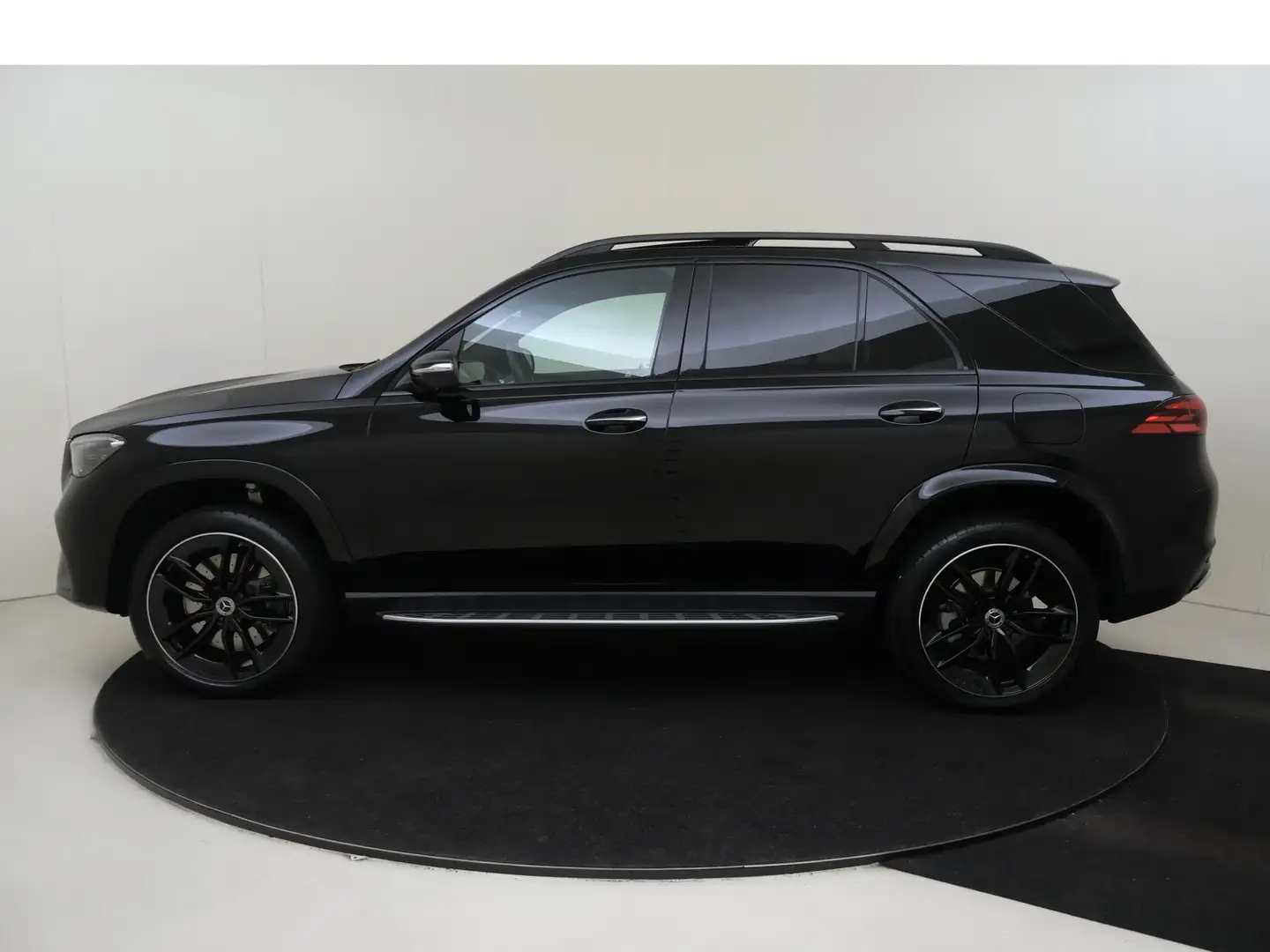 Mercedes-Benz GLE 400 e 4MATIC AMG Line /Panoramadak /Burmester /Night p Zwart - 2