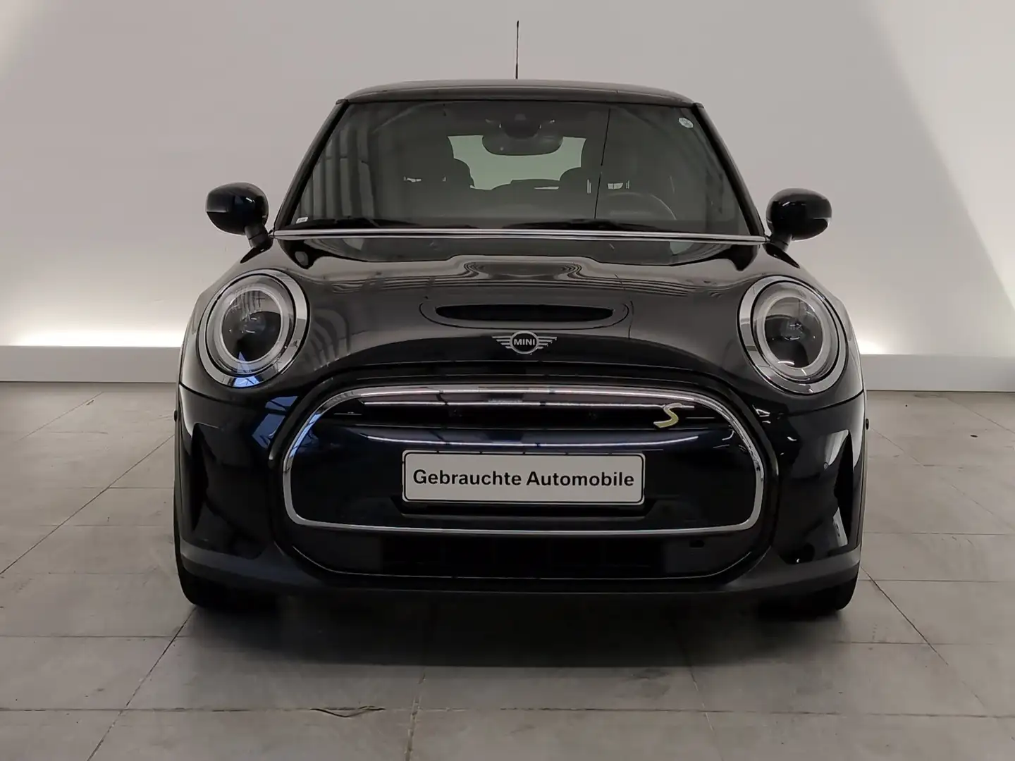 MINI Cooper SE 3-Türer Navi/LED/Pano/RFK/HuD/DAB/PaA Navi/LED/Pan Schwarz - 2