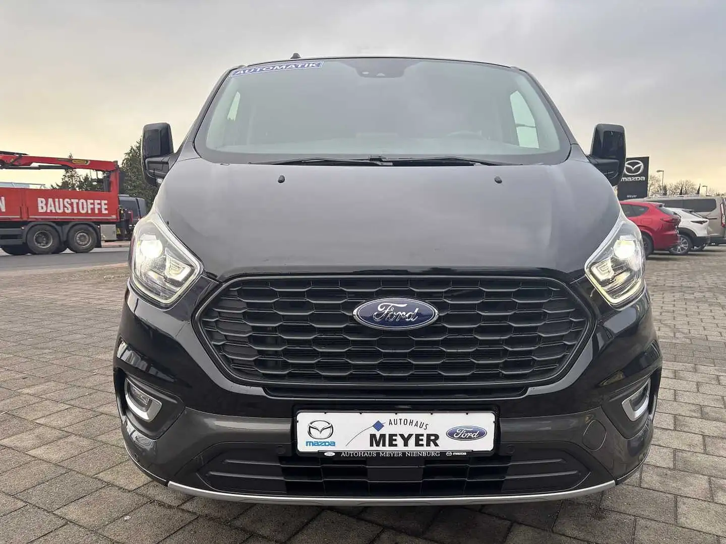 Ford Tourneo Custom TDCi 320 L1H1 VA Autm. Active Schwarz - 2