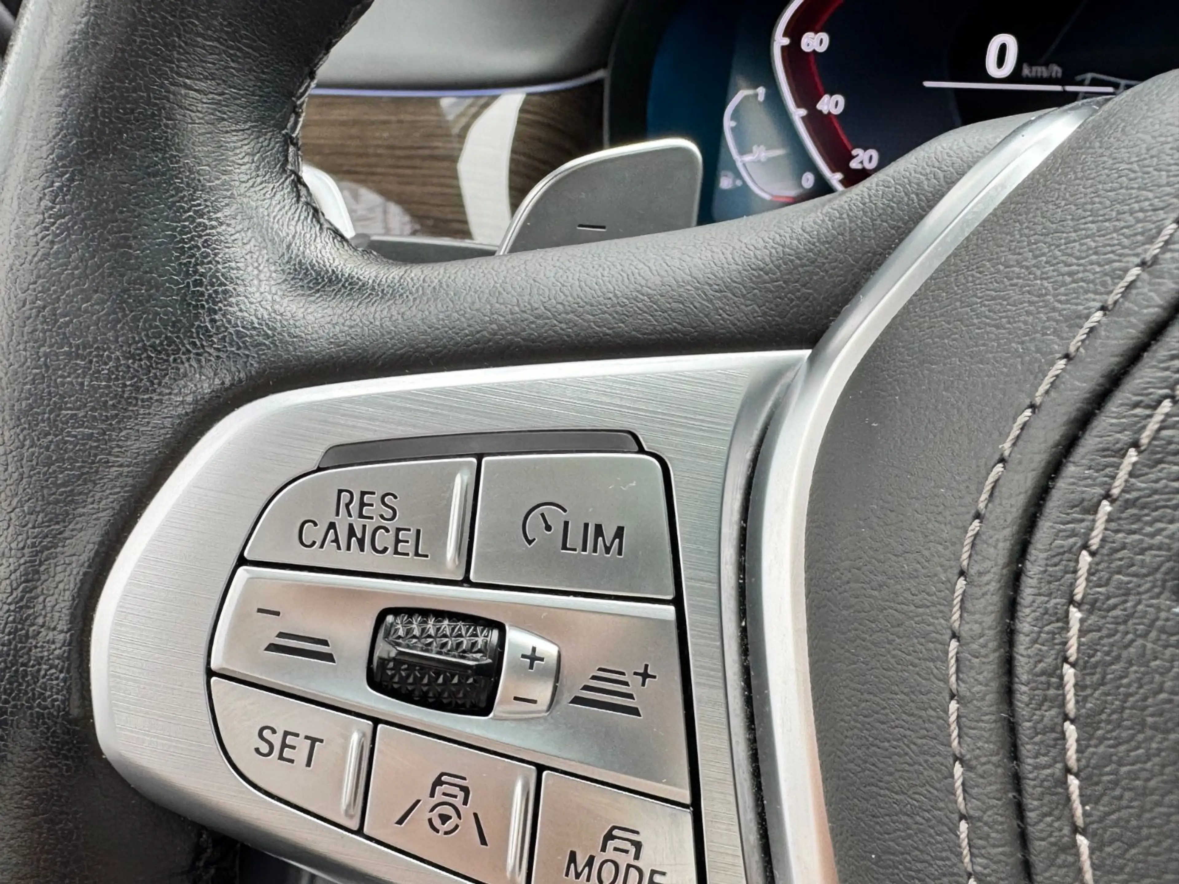 BMW 750 i xDL HUD Laser MassagStz 360° Soft — photo 13