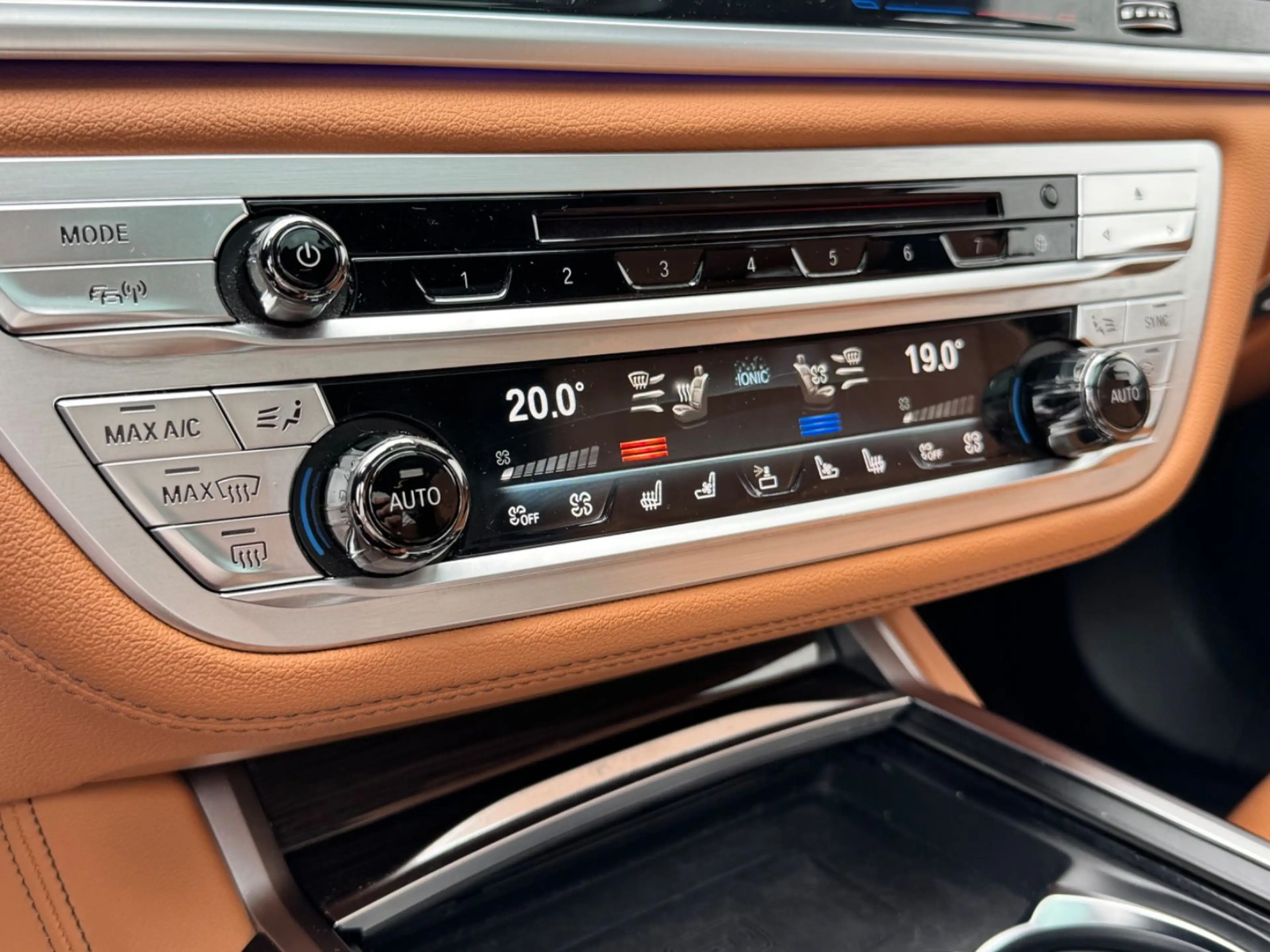 BMW 750 i xDL HUD Laser MassagStz 360° Soft — photo 15