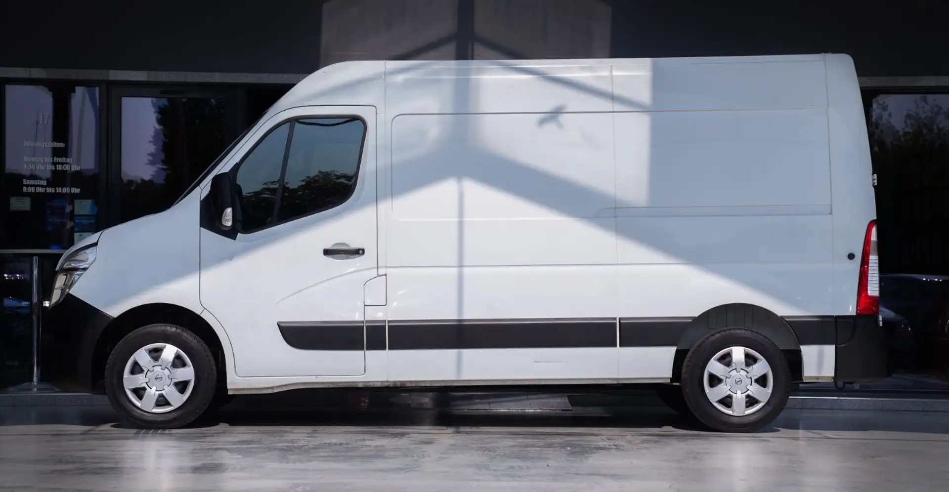 Nissan NV400 Kastenwagen L2H2 *AHK/Klima/TÜV 09/26 Weiß - 2