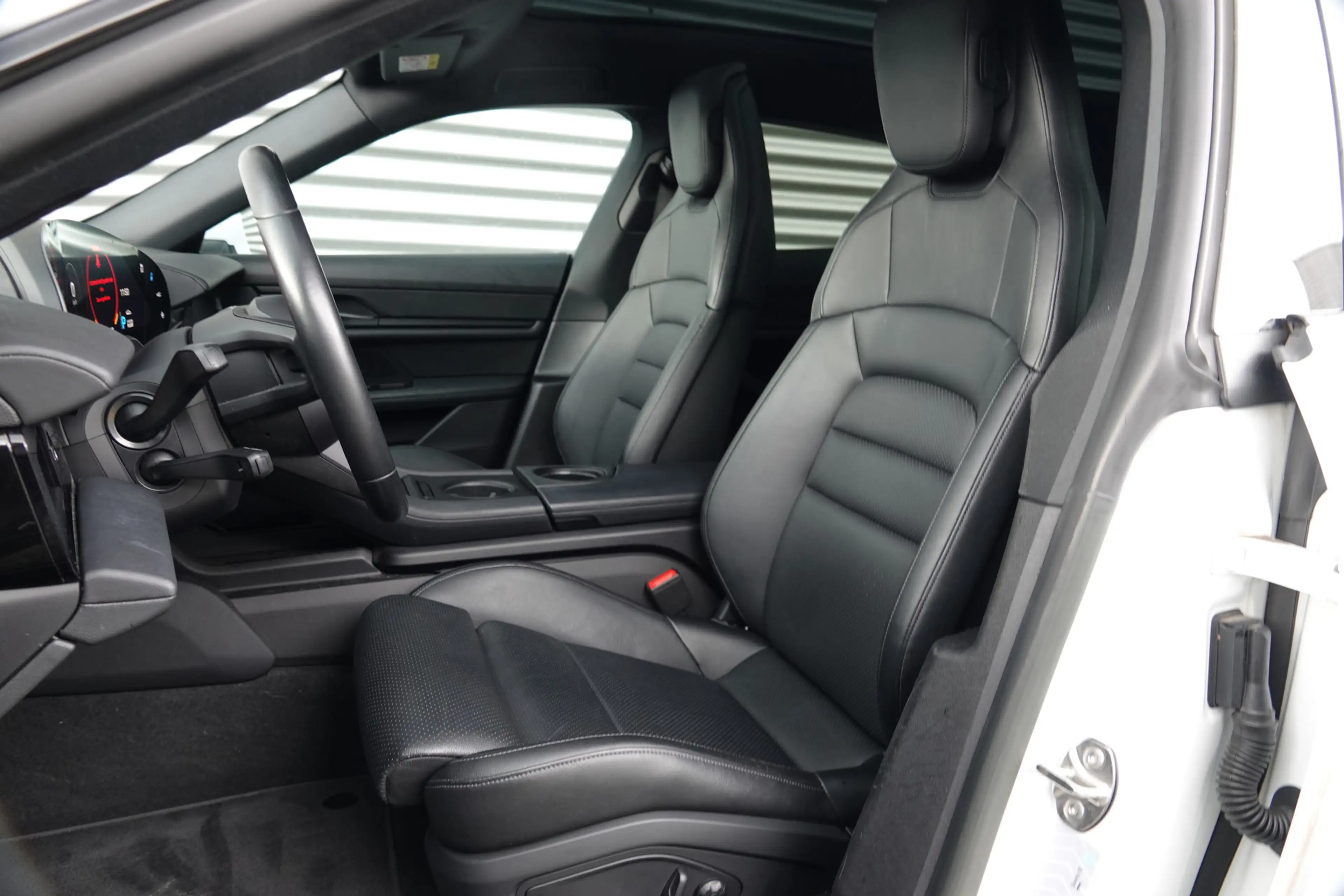 Porsche Taycan Sport Turismo | Panodak | Luchtvering | Bose | Spo — photo 4