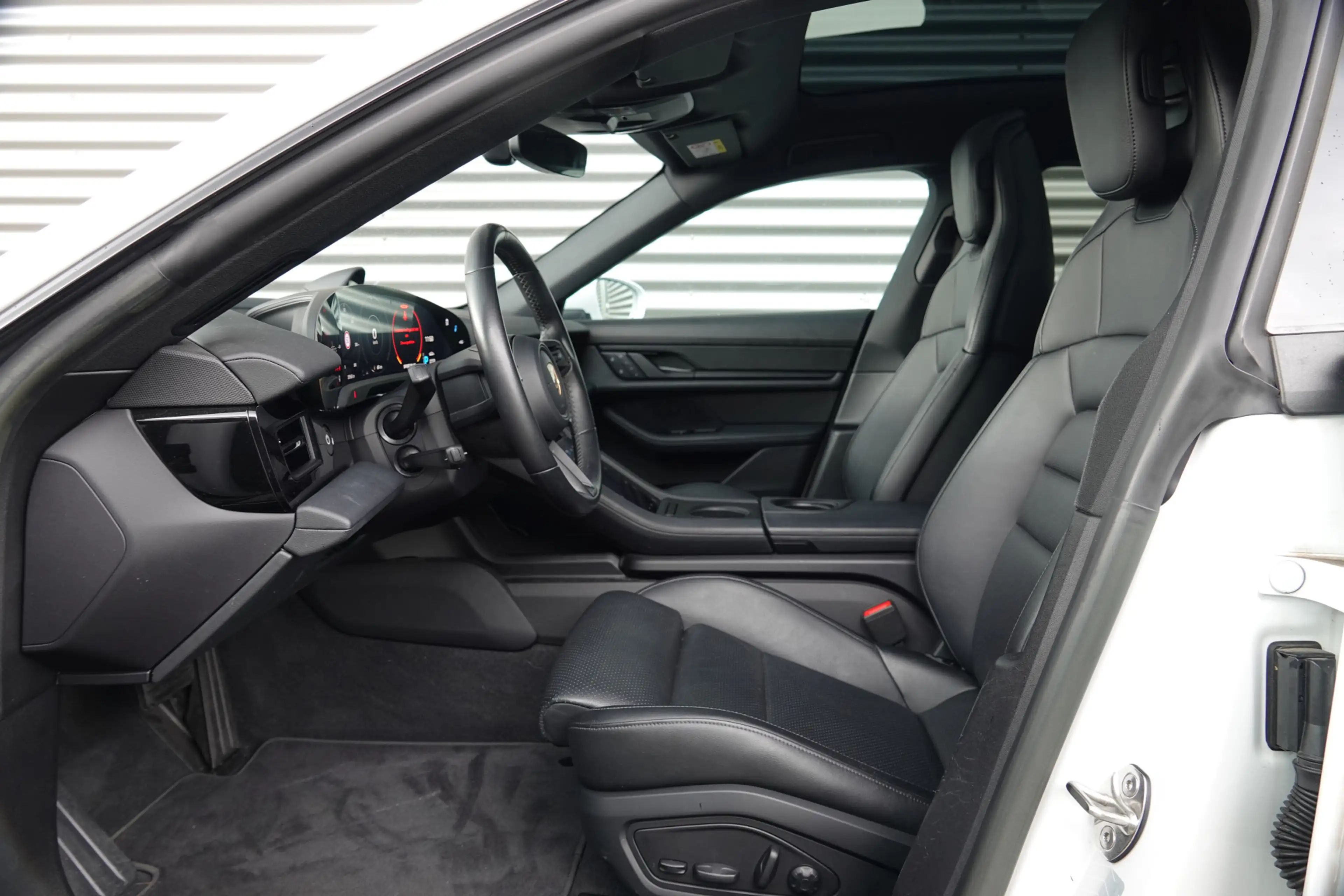 Porsche Taycan Sport Turismo | Panodak | Luchtvering | Bose | Spo — photo 11