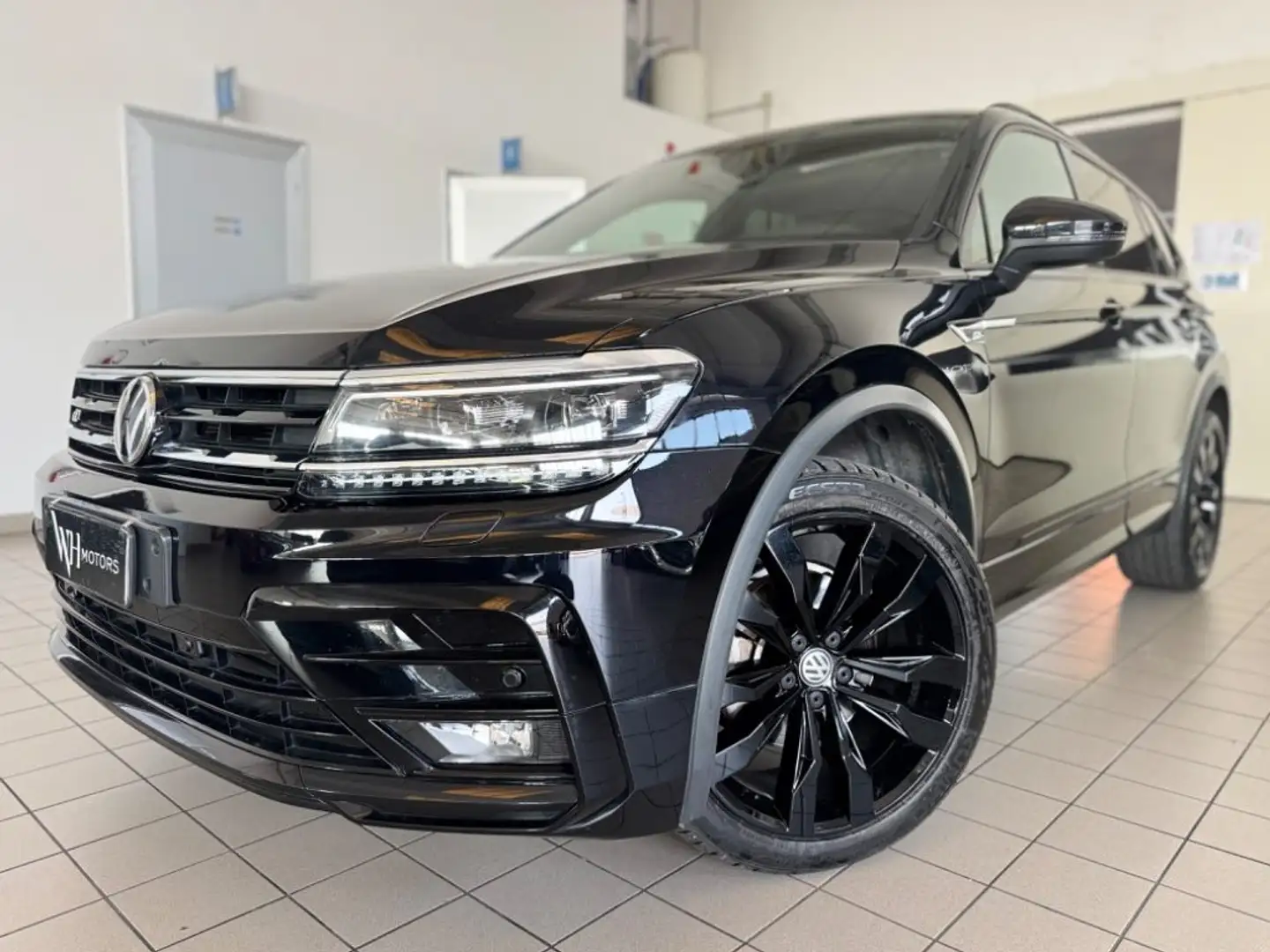 Volkswagen Tiguan Allspace 2.0 TDI SCR DSG BMT //R LINE//TETTO//NAVI// Nero - 1