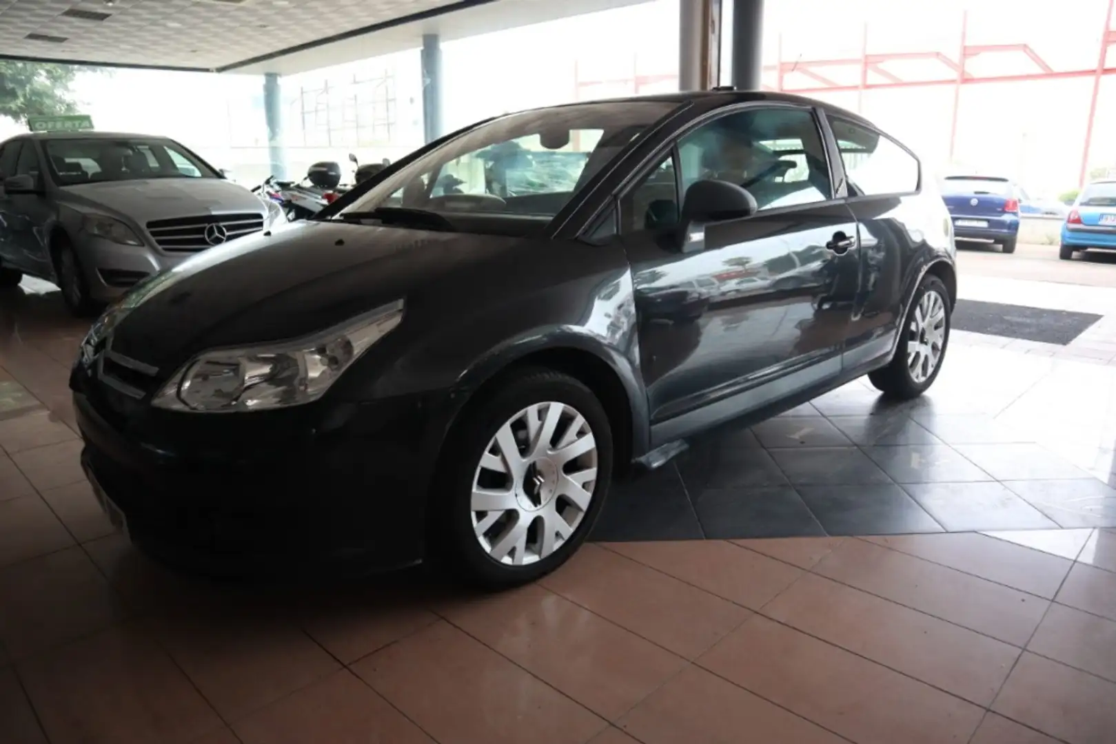 Citroen C4 Coupé 1.6HDI VTR Plus 110 Negro - 1