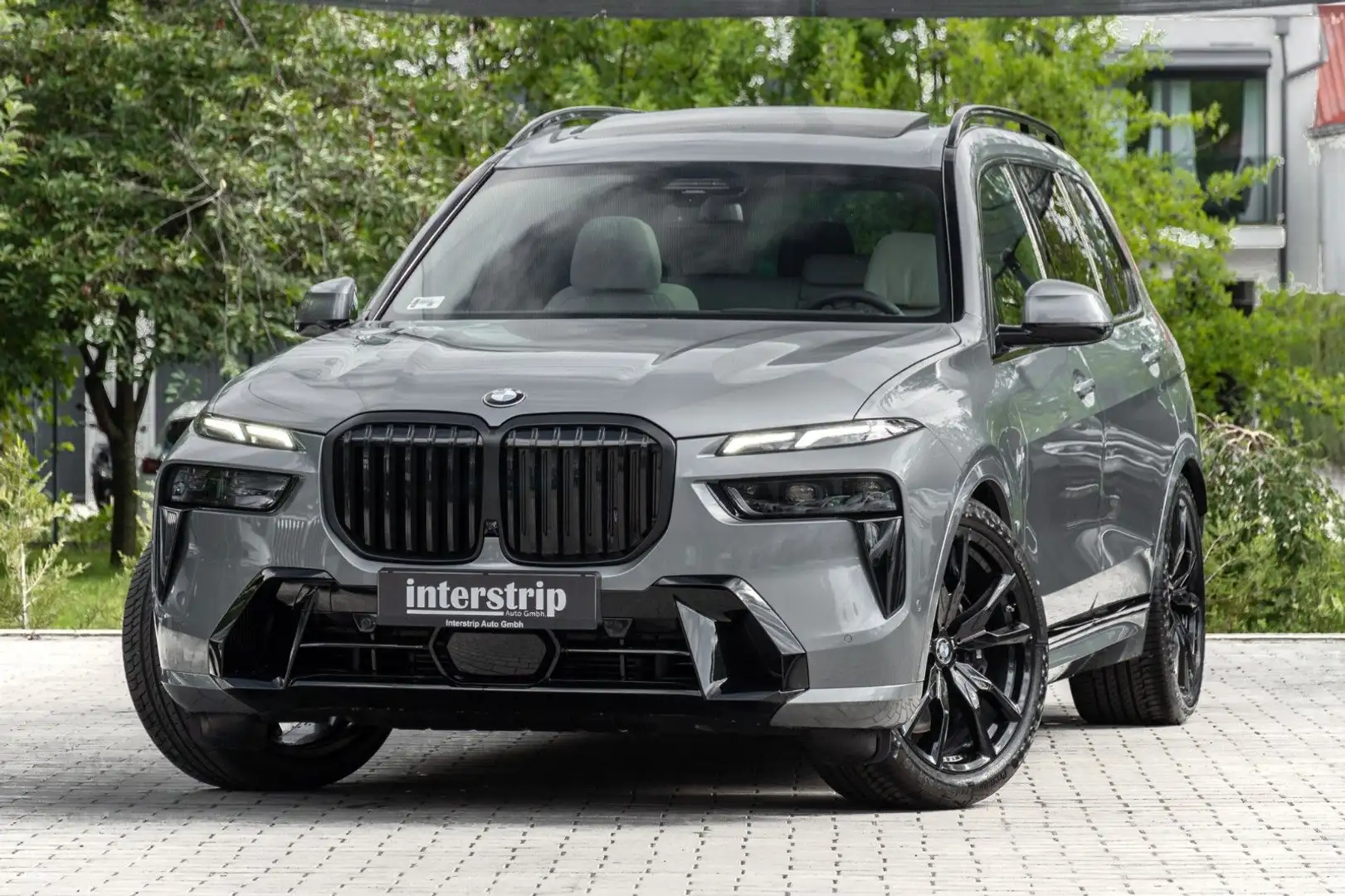 BMW X7 40d M SPORT.SOFTC.LUFTF.PANO.DR.ASS.AHK.5/100 Grau - 1