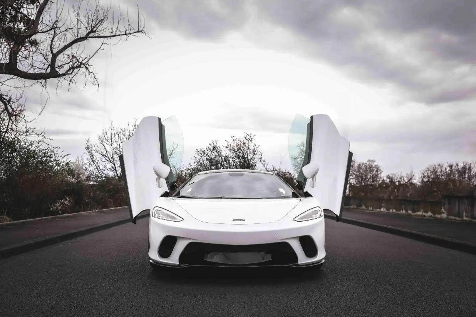 McLaren GT 4.0 V8 620 ch - Origine France - LIFT - Bower&Wilkins - Echappement sport - SUIVI MCLAREN Blanco - 2