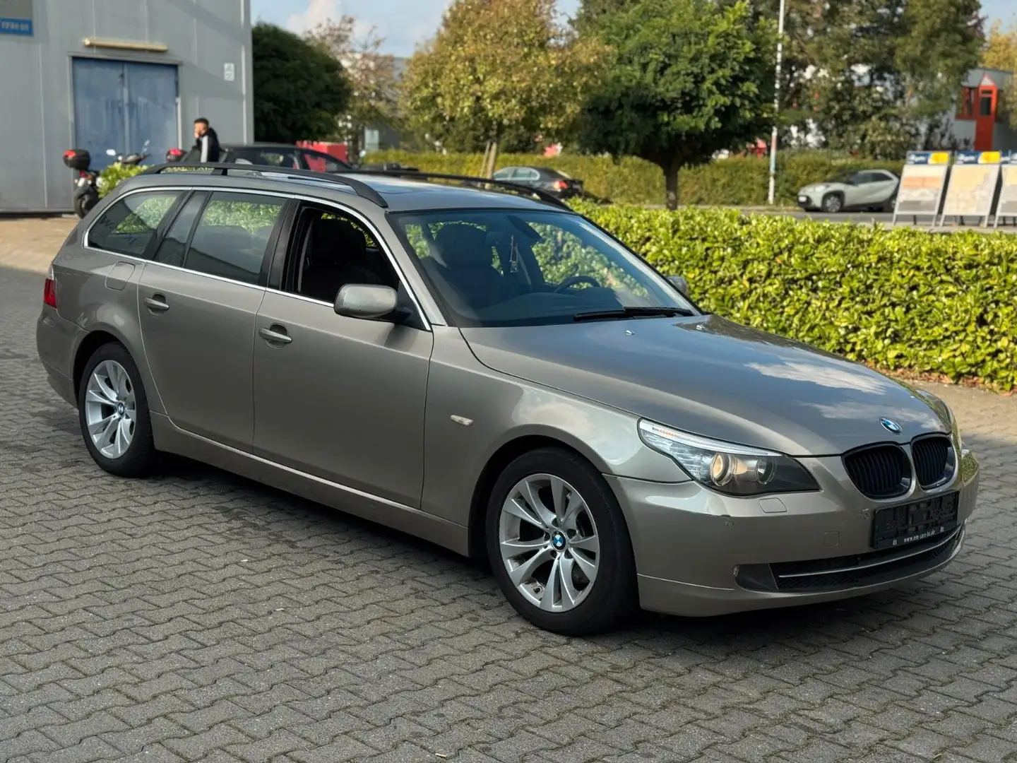 BMW 530 d Edition Exclusive *Navi*Vollleder*Klimaaut. - 1