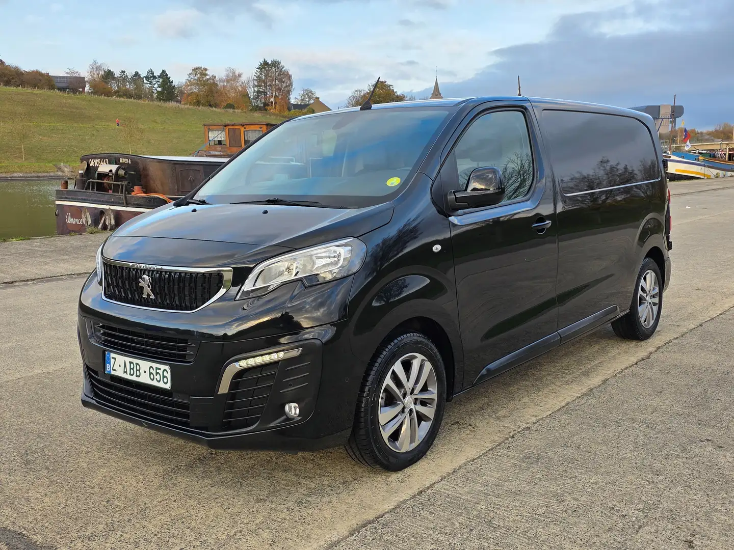 Peugeot Expert 2.0 Blue-HDi Premium L2 Automatique Zwart - 2