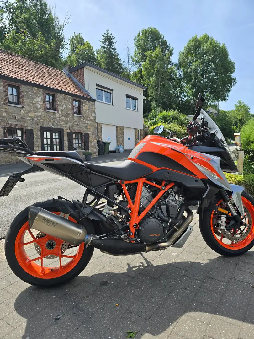 KTM 1290 Super Duke GT Orange - 1