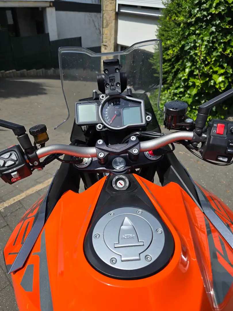KTM 1290 Super Duke GT Orange - 2