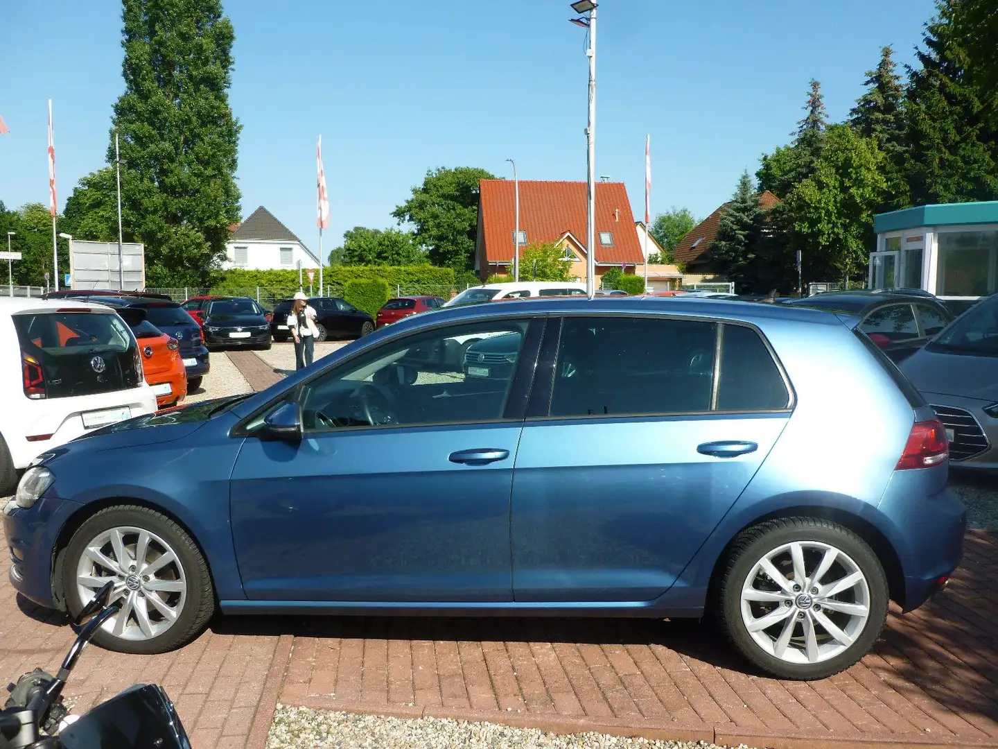 Volkswagen Golf VII Lim. Highline BMT Teilleder/SHZ/2X PDC/ Blau - 2