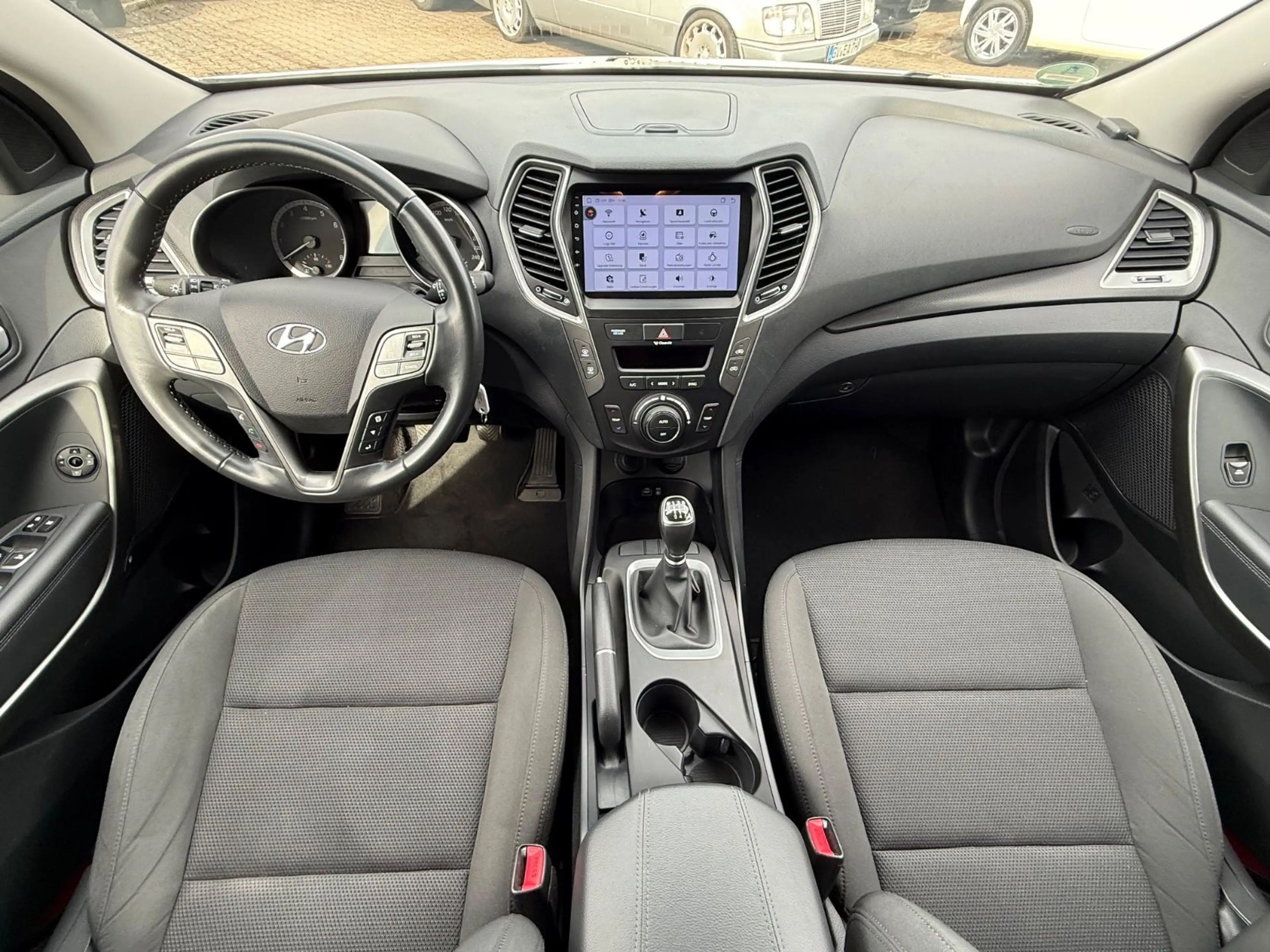 Hyundai SANTA FE Trend 2WD — photo 11