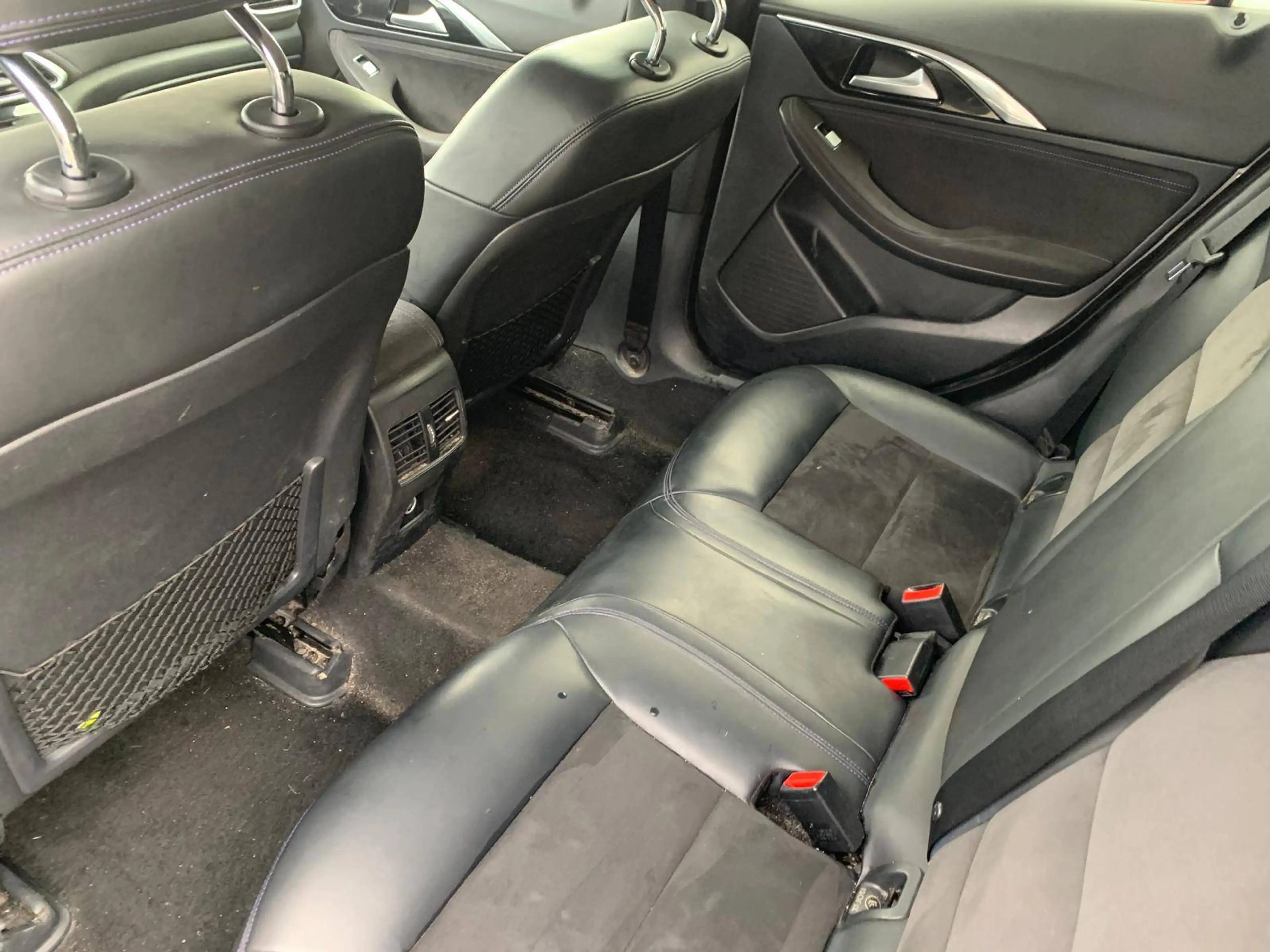 Infiniti Q30 Q30 1.5d Premium Tech Café Teak — photo 10