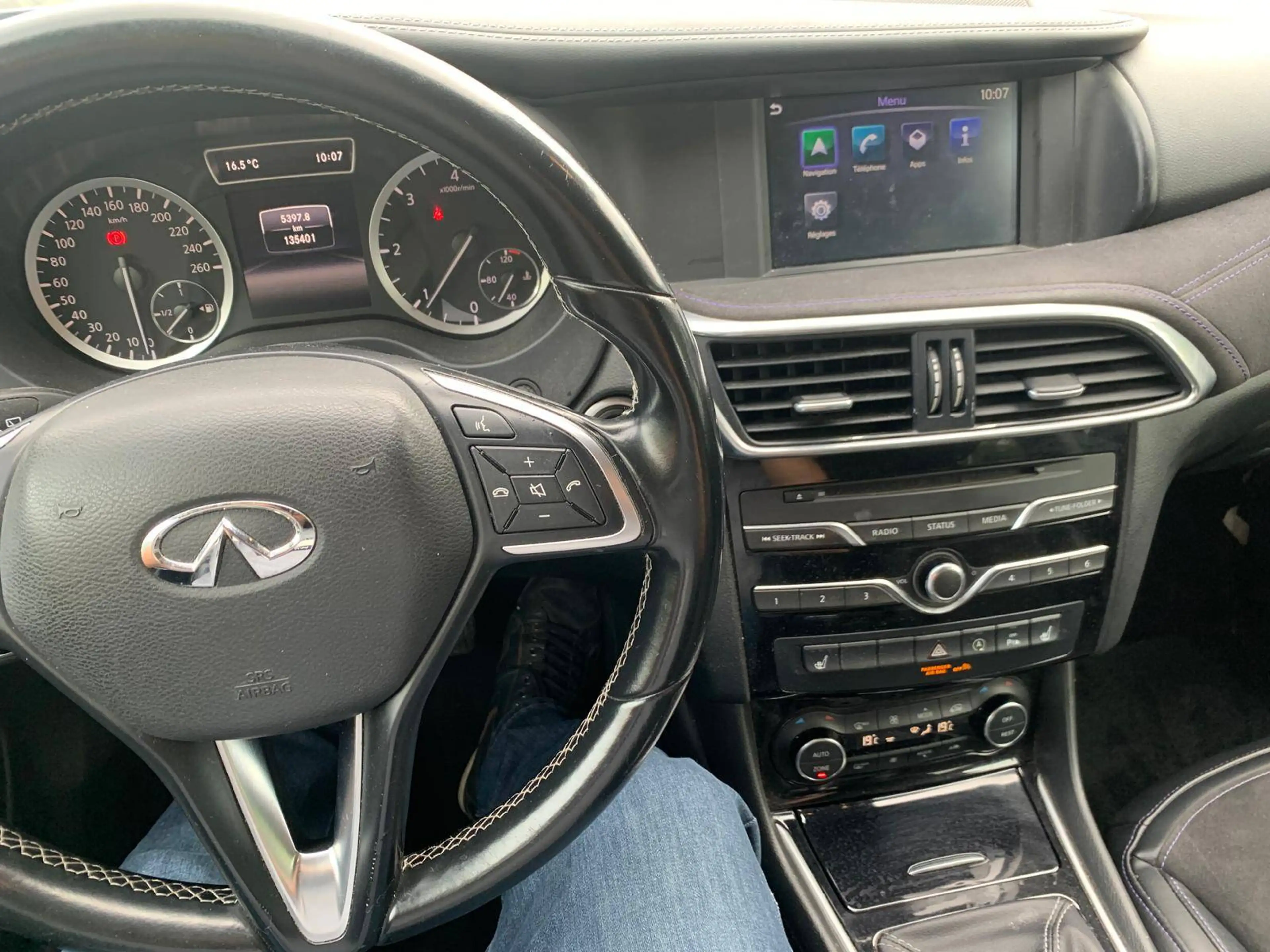 Infiniti Q30 Q30 1.5d Premium Tech Café Teak — photo 14