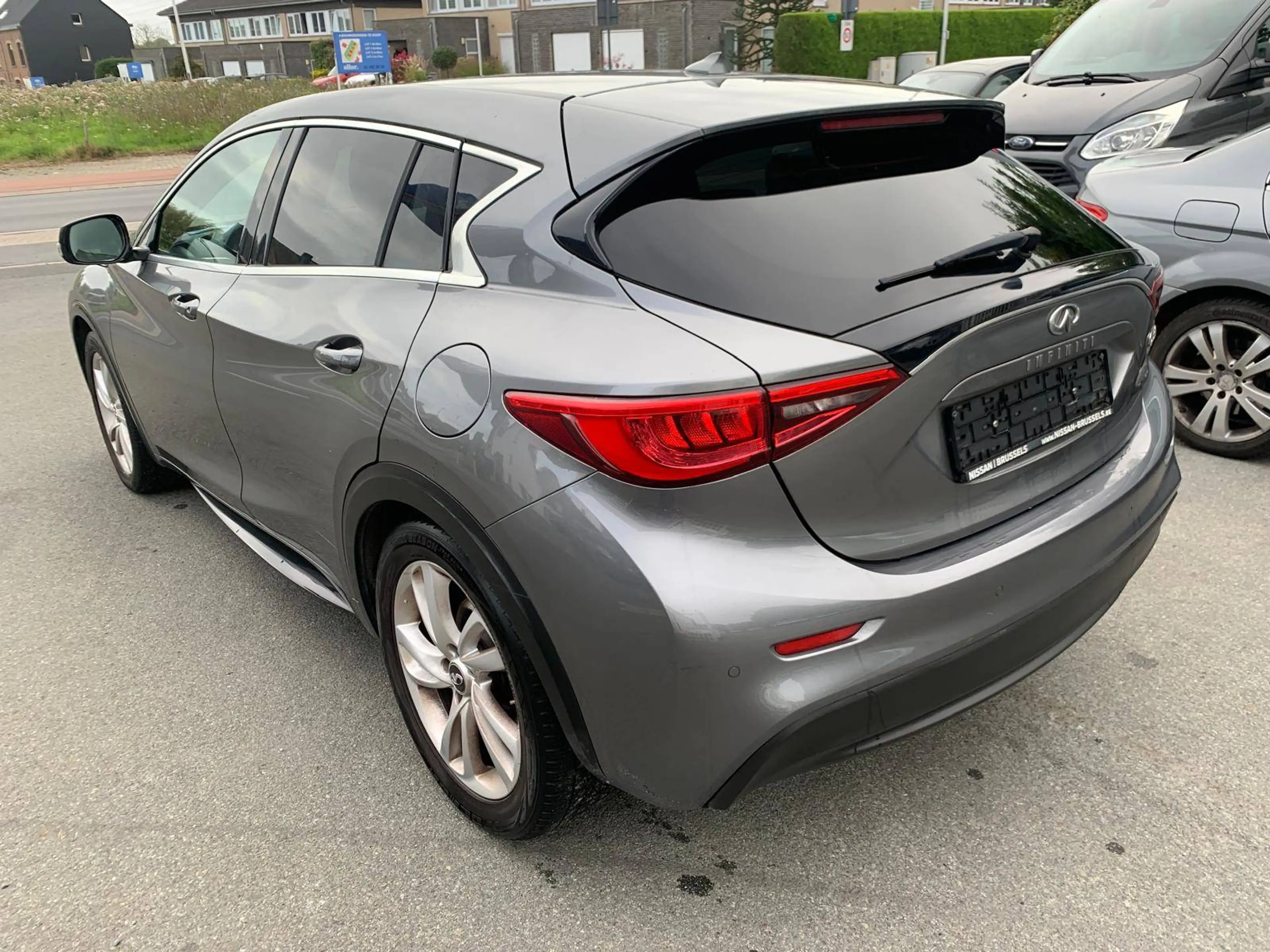 Infiniti Q30 Q30 1.5d Premium Tech Café Teak — photo 2