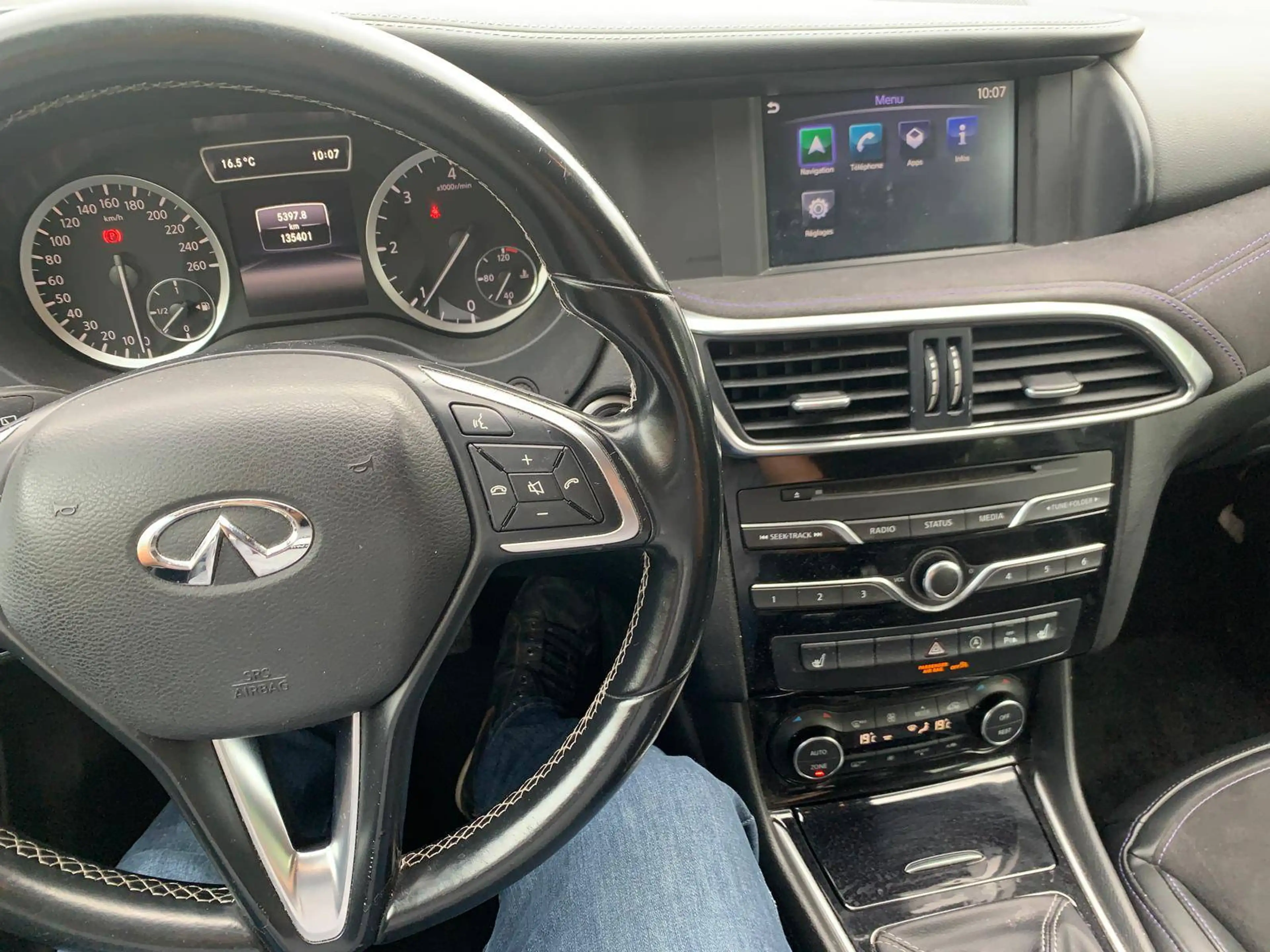 Infiniti Q30 Q30 1.5d Premium Tech Café Teak — photo 12