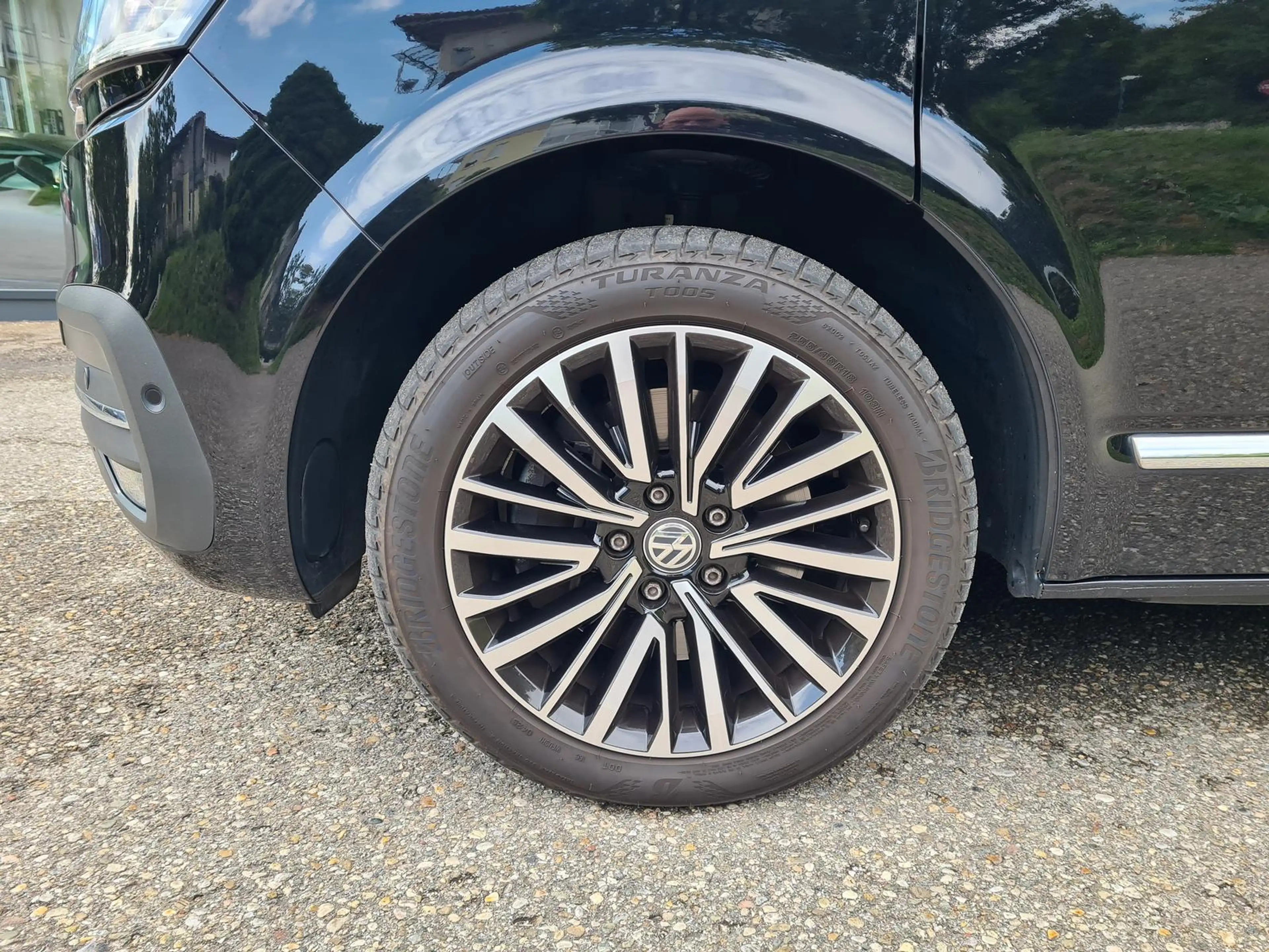 Volkswagen T6.1 Multivan Generation Six 4MOTION AHK StHeiz — photo 8