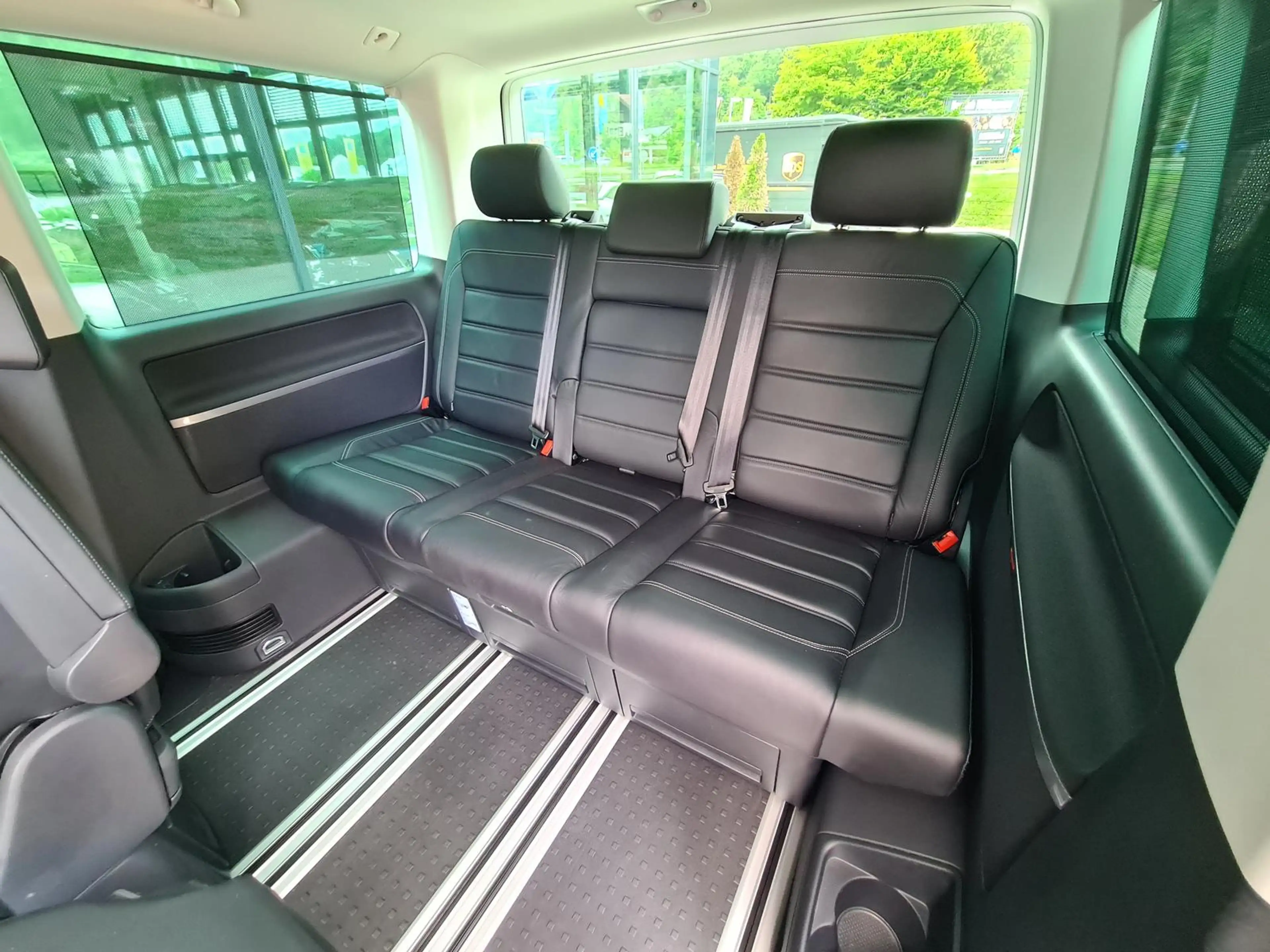 Volkswagen T6.1 Multivan Generation Six 4MOTION AHK StHeiz — photo 11