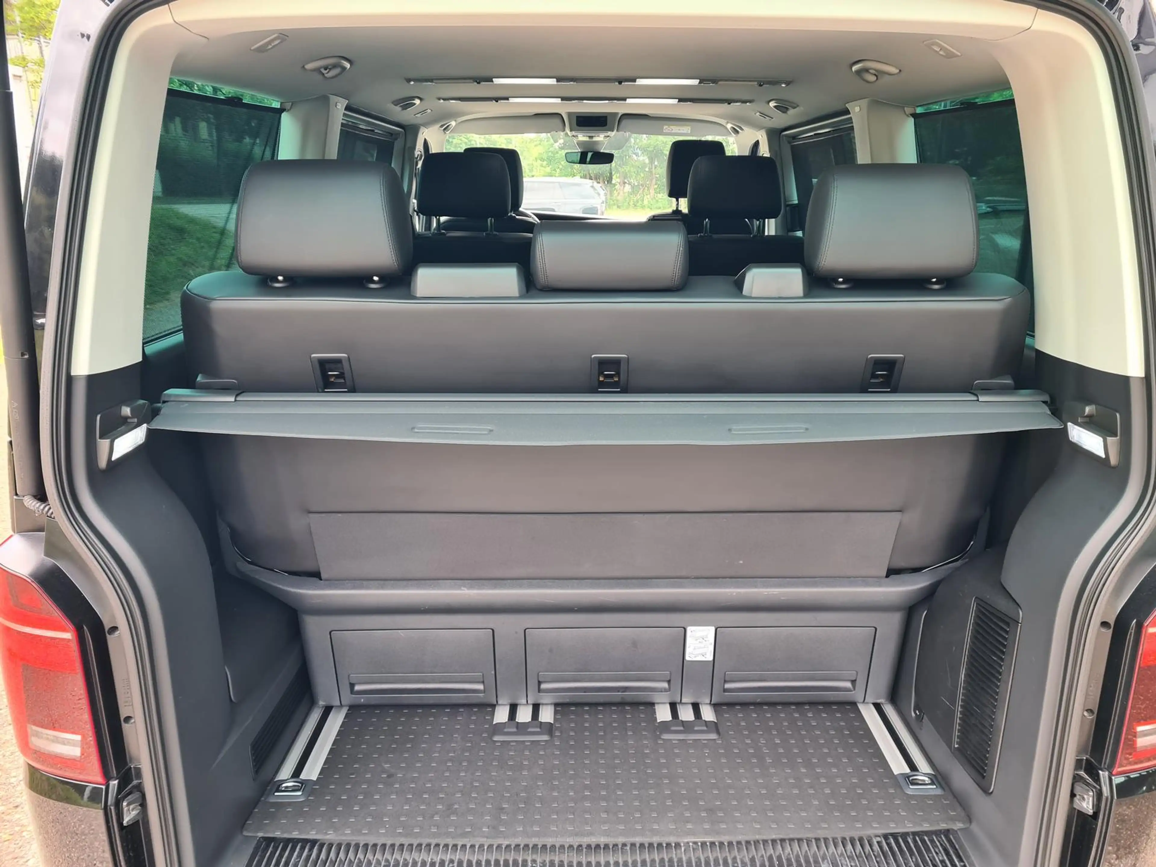 Volkswagen T6.1 Multivan Generation Six 4MOTION AHK StHeiz — photo 9