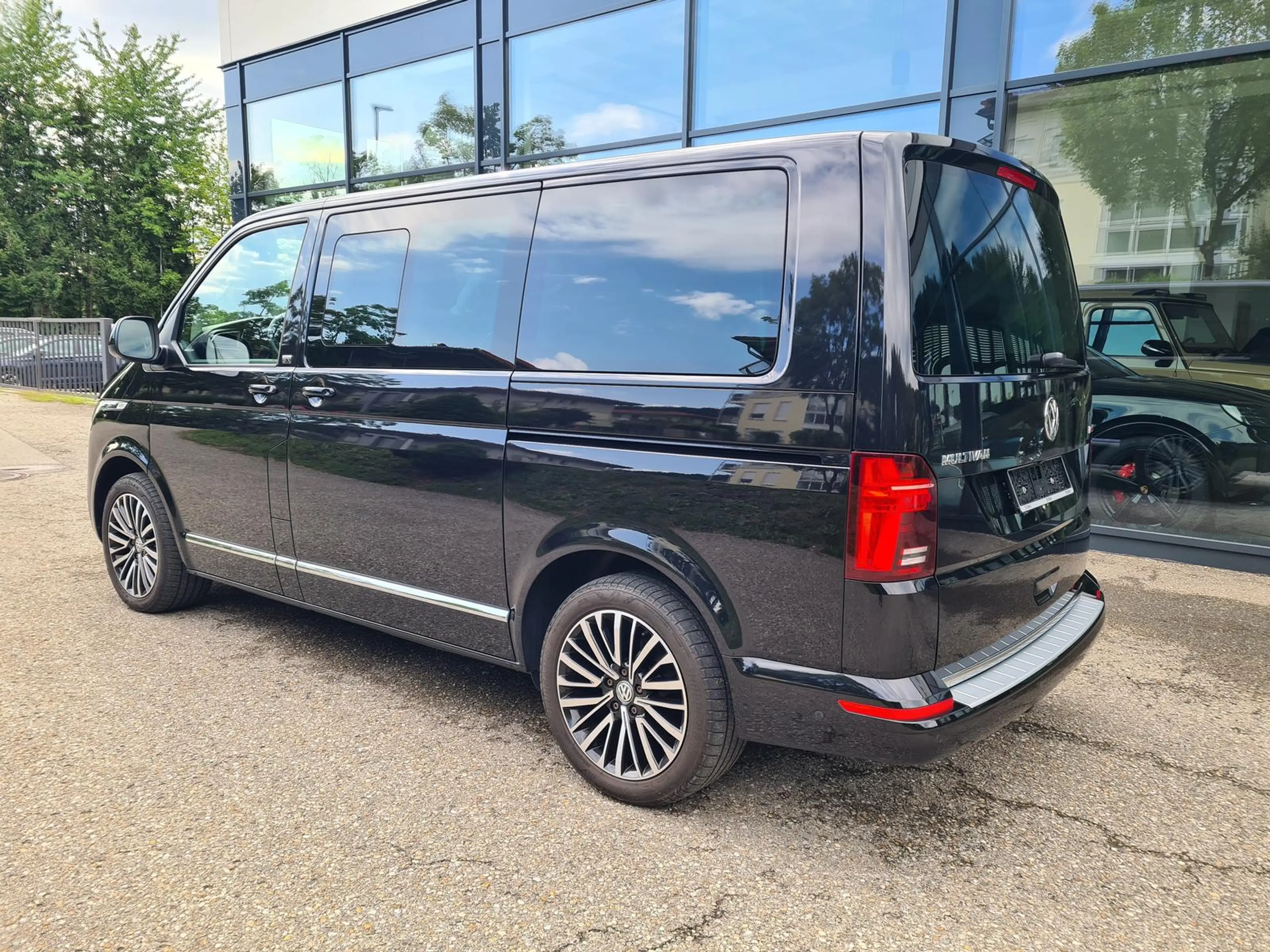 Volkswagen T6.1 Multivan Generation Six 4MOTION AHK StHeiz — photo 7