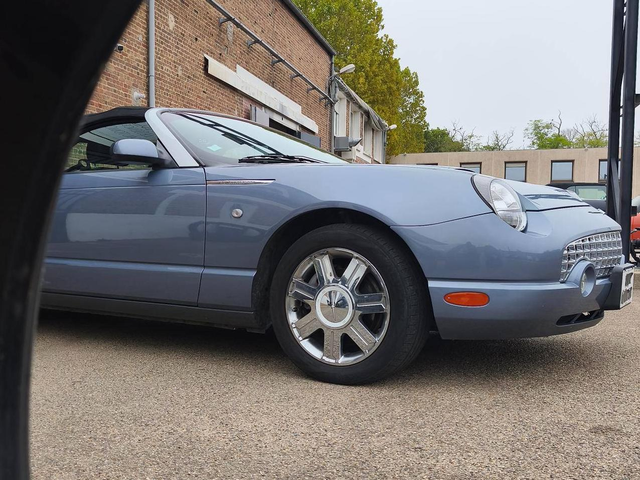 Ford Thunderbird 50 -ème anniversaire