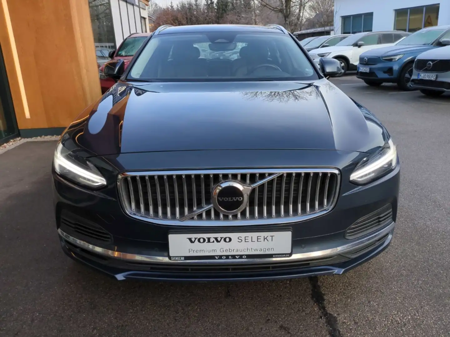 Volvo V90 Inscription Expression Recharge Plug-In Hybrid AWD Blau - 2