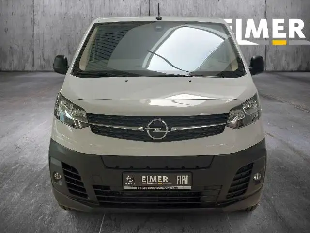 Opel Vivaro view 2