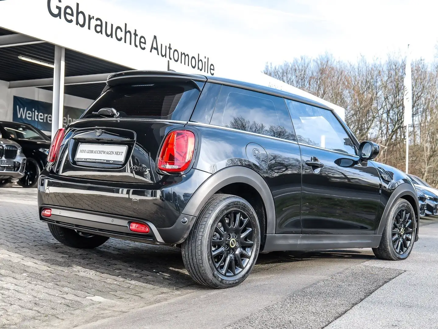 MINI Cooper SE Classic Trim NAVI+SHZ+Driv.Ass.+Sportsitze+PDC+Amb Schwarz - 2
