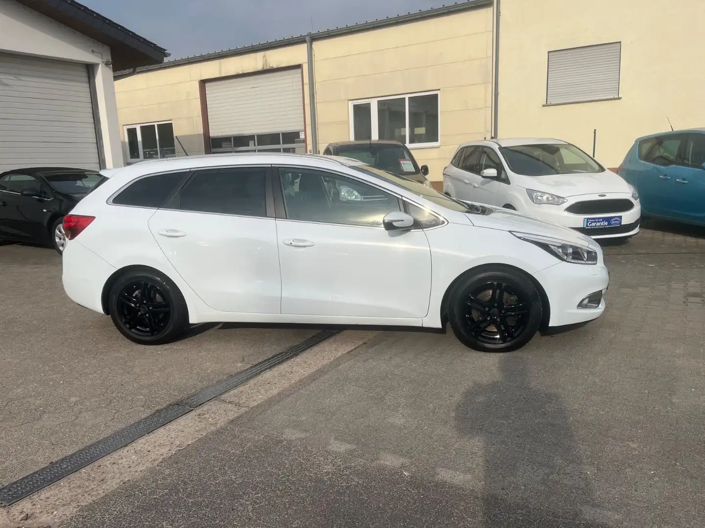 Kia Ceed SW / cee'd SW -SEHR GEPFLEGT-FINANZIERUNG Weiß - 2