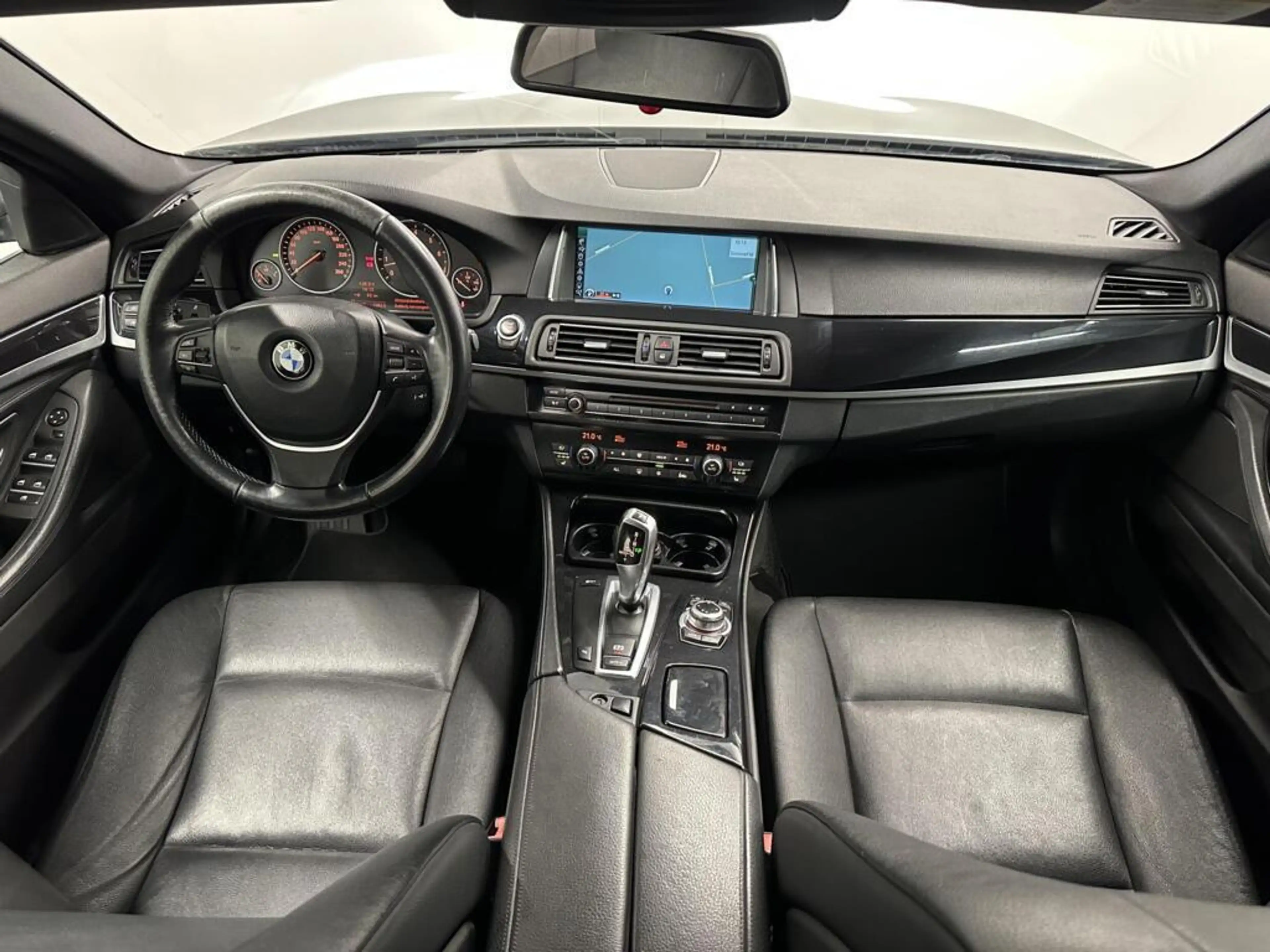 BMW 523 5-serie 523i High Executive LEER NAVI ECC STOELVER — photo 2