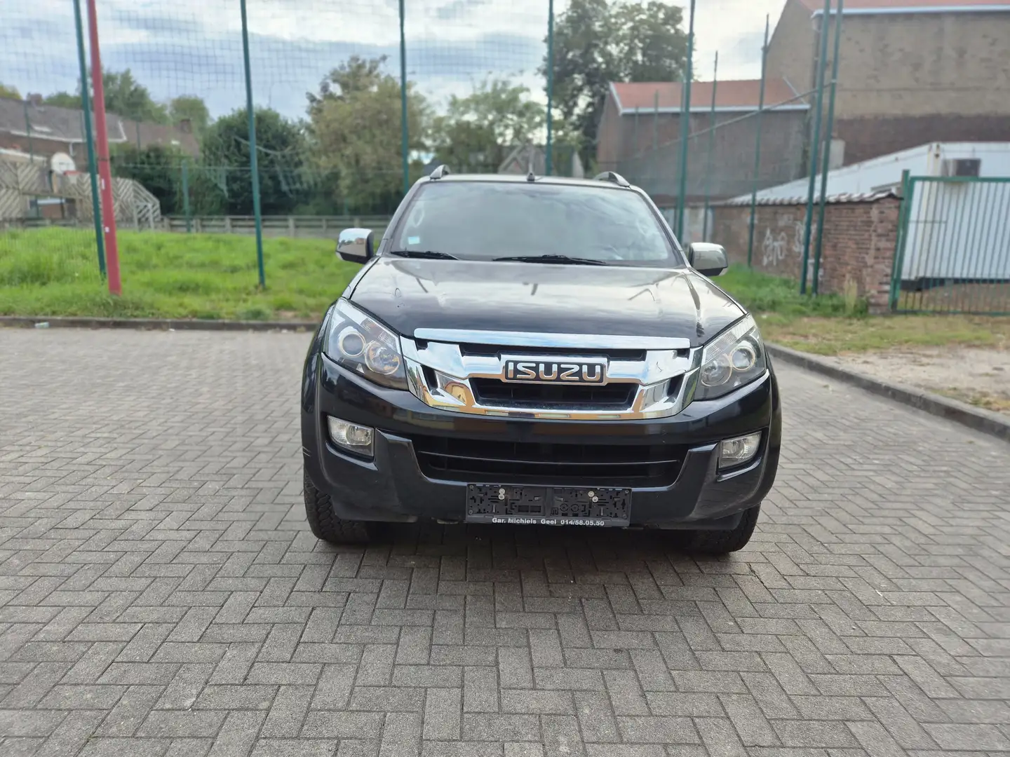 Isuzu D-Max 2.5 Turbo Di 4WD LSX Generation Mountain problème Zwart - 2