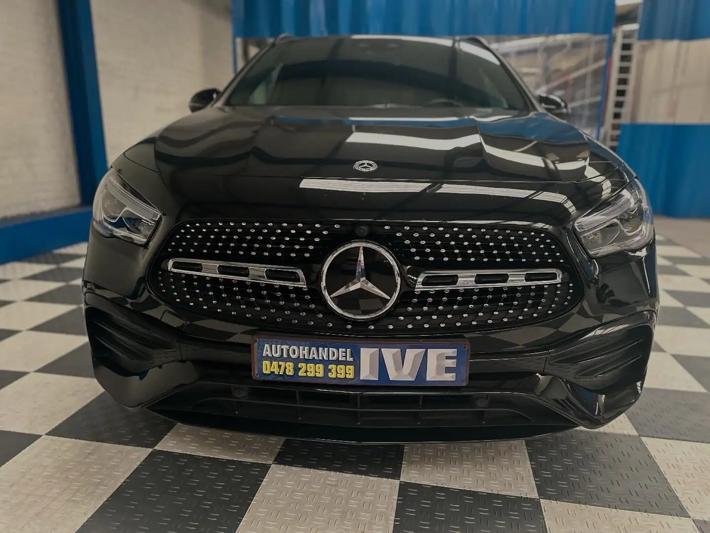 Mercedes-Benz GLA 250 e PHEV AMG Line Fekete - 2