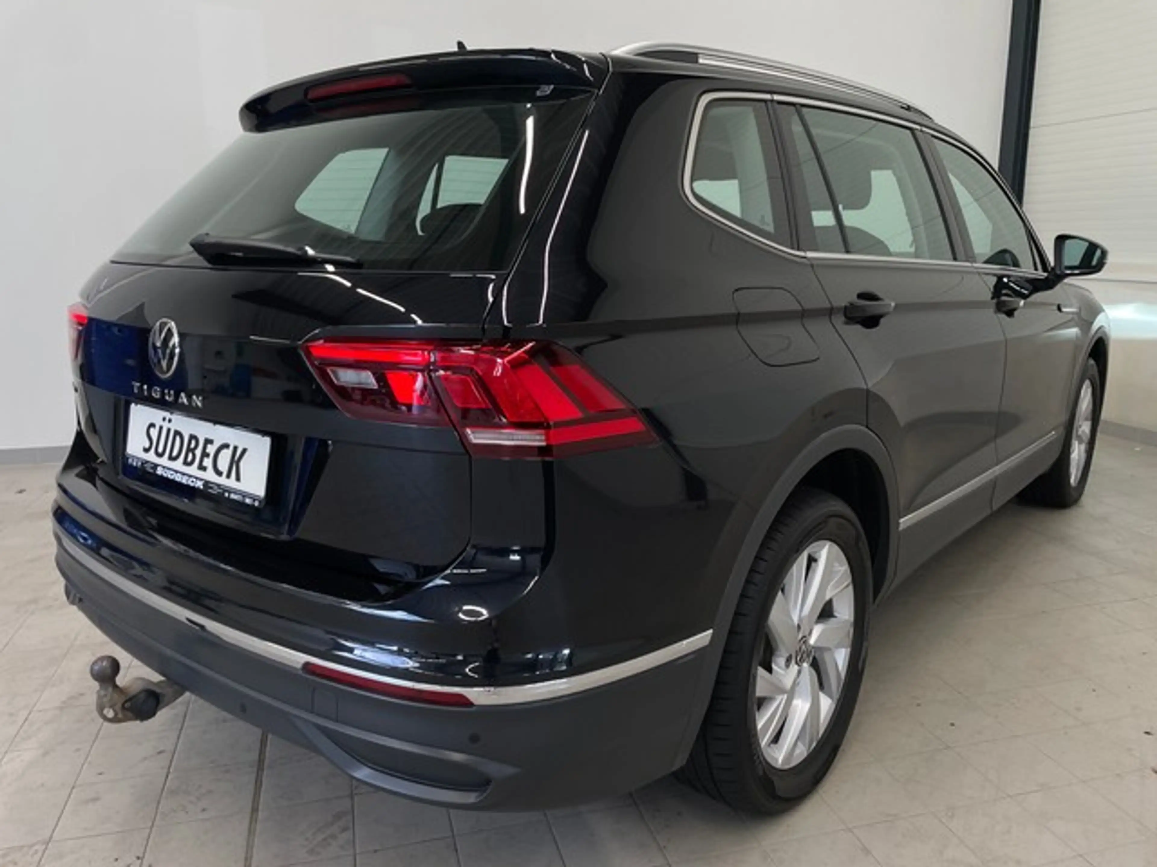 Volkswagen Tiguan Allspace 2.0TDI Life ISOFIX+ACC+LANE+APP+AHK+KAMERA — photo 4