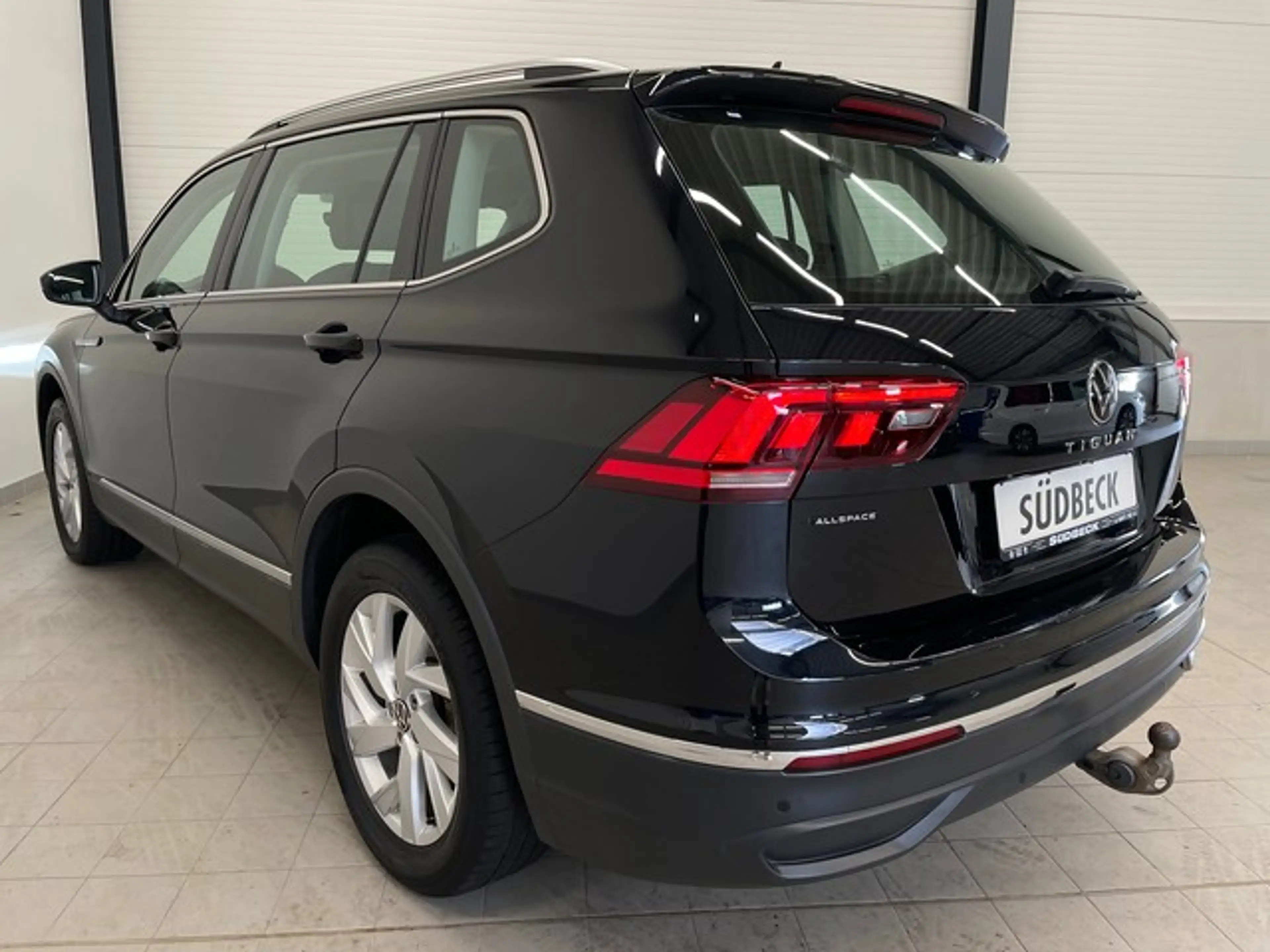 Volkswagen Tiguan Allspace 2.0TDI Life ISOFIX+ACC+LANE+APP+AHK+KAMERA — photo 6