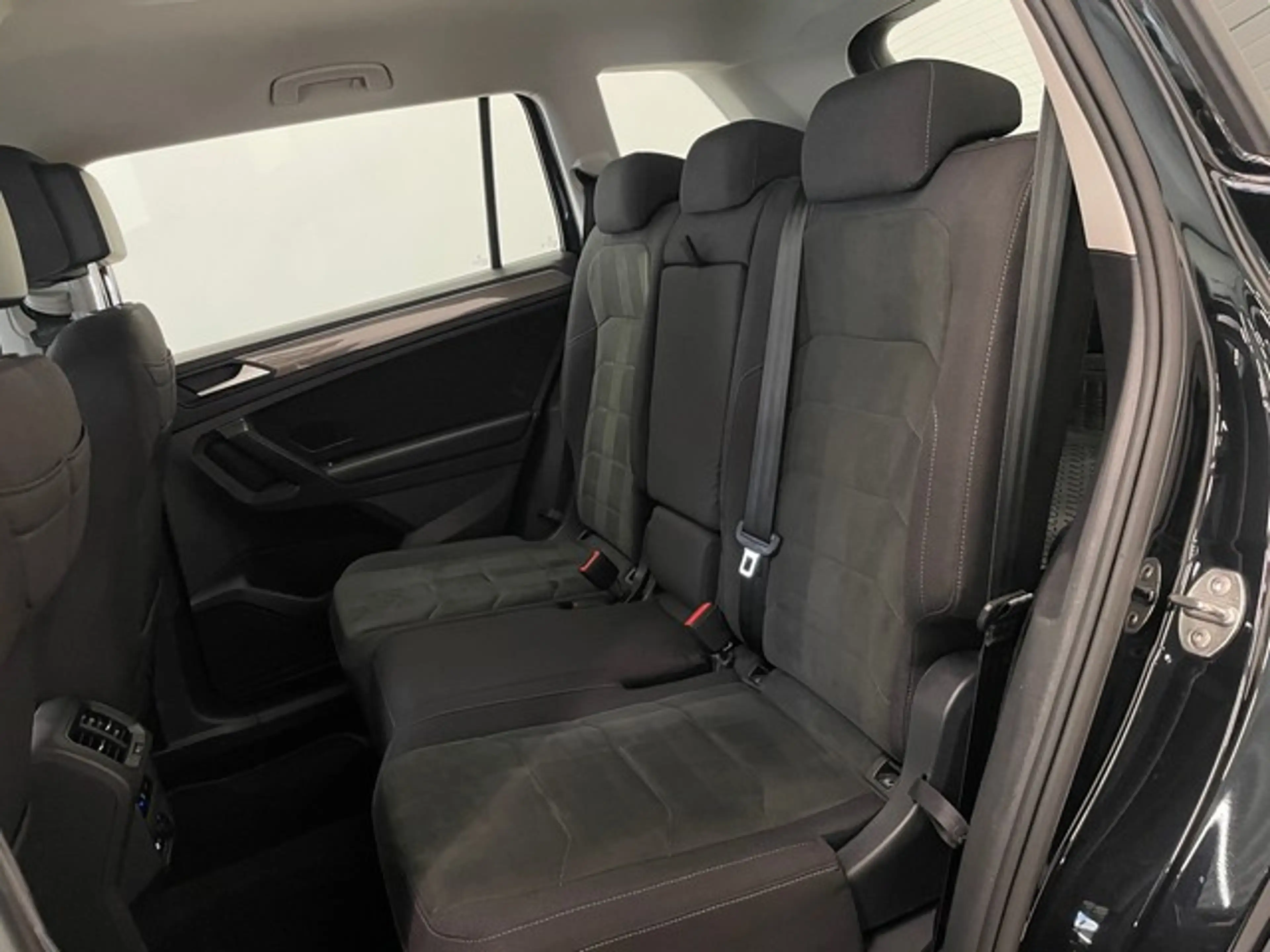 Volkswagen Tiguan Allspace 2.0TDI Life ISOFIX+ACC+LANE+APP+AHK+KAMERA — photo 10
