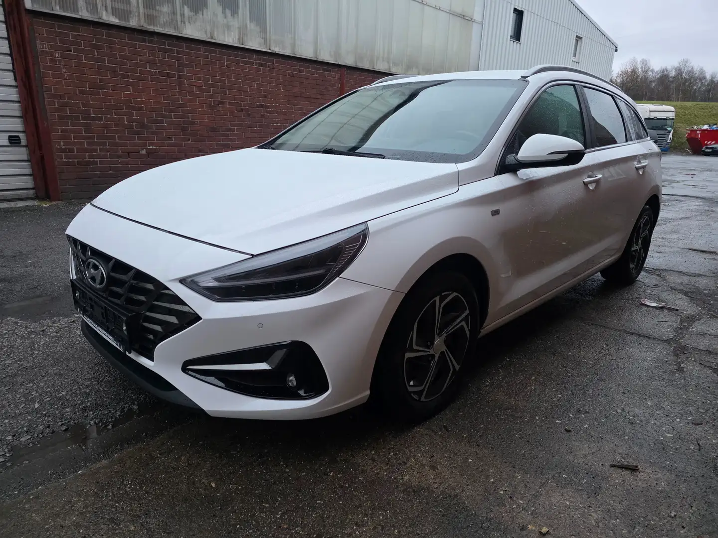 Hyundai i30 Prime Mild-Hybrid  46000 tkm Weiß - 2