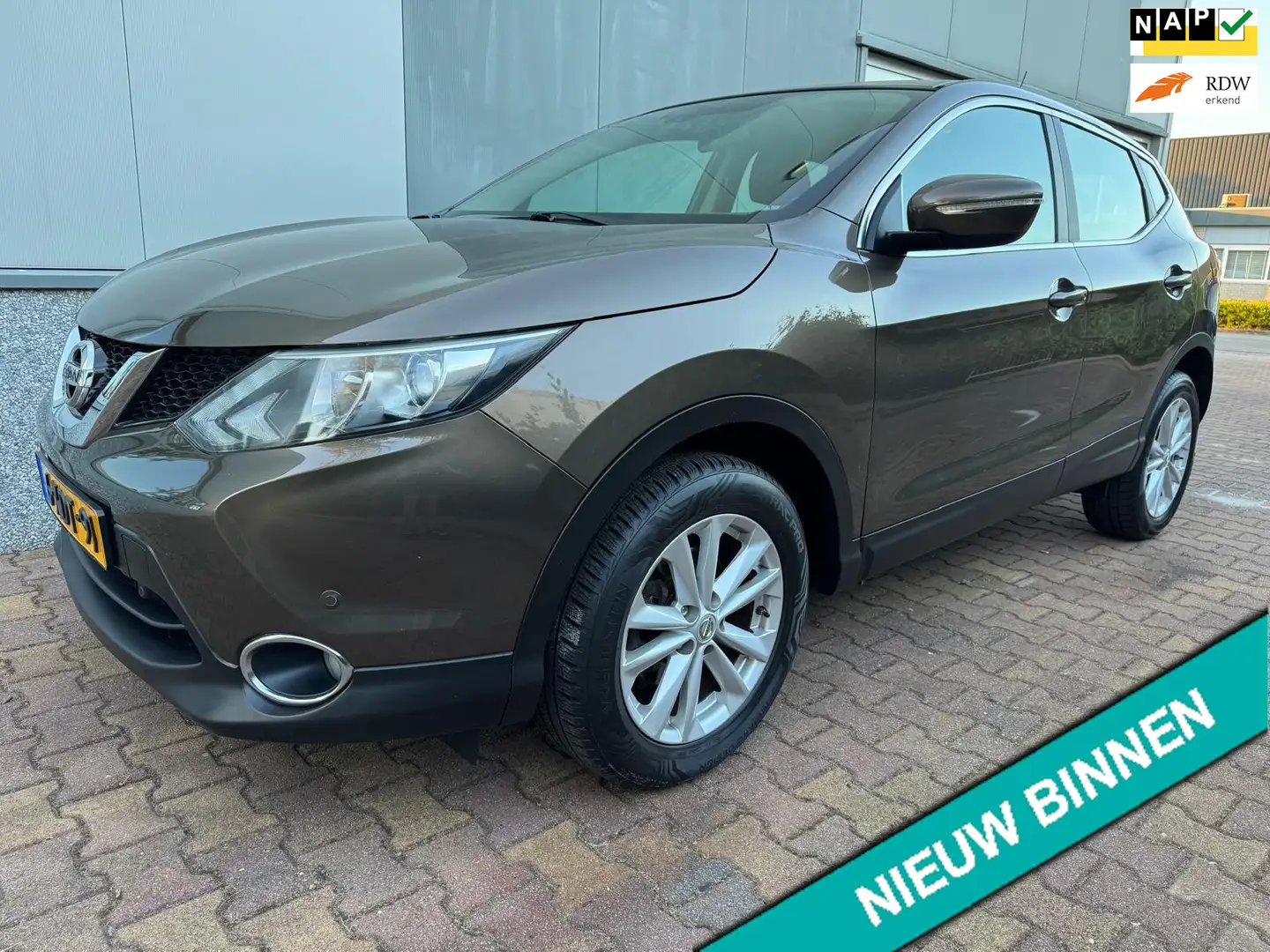 Nissan Qashqai 1.2 Acenta ( TREKHAAK + AIRCO ) Brun - 1