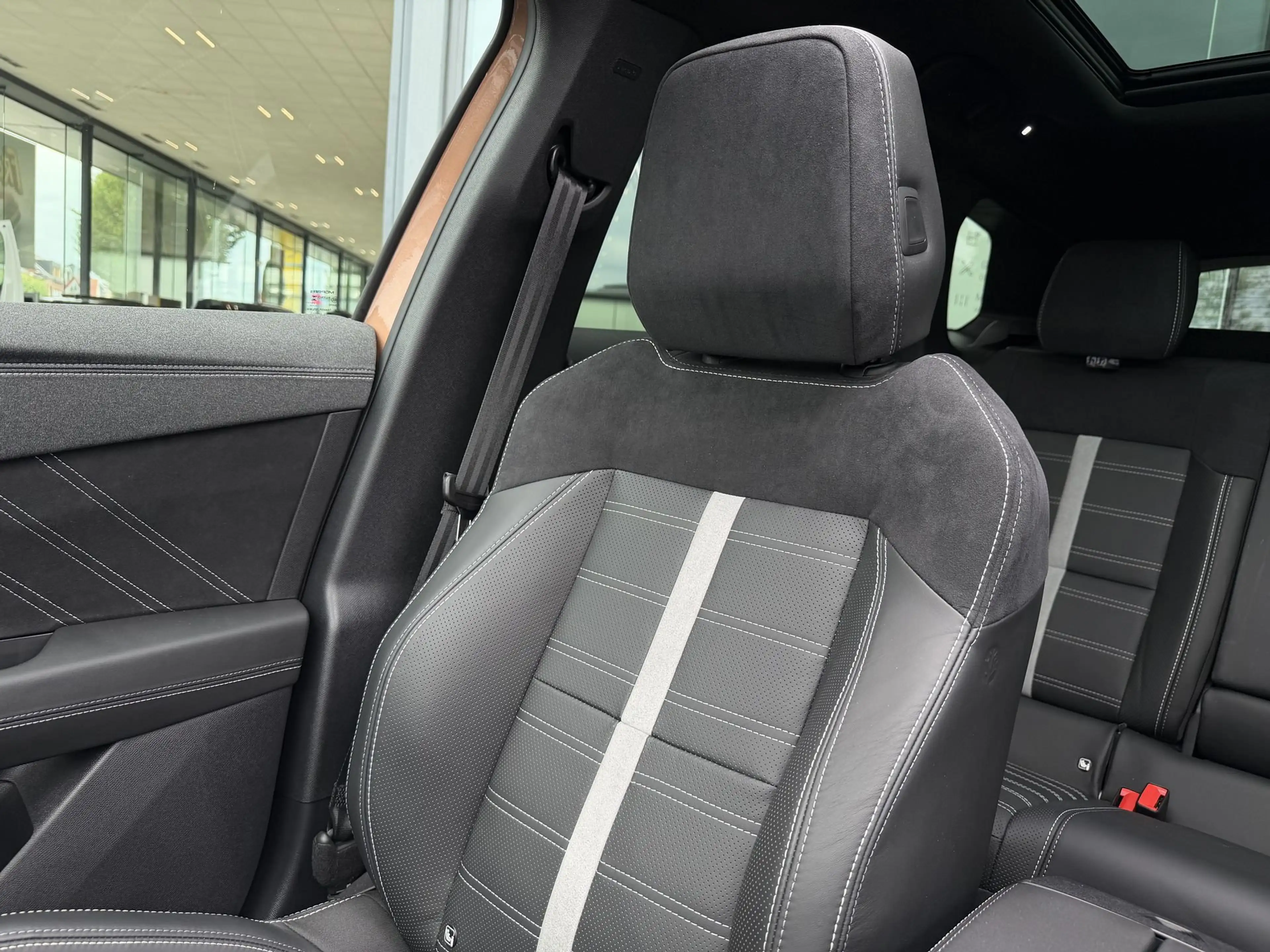 Opel Grandland GS 1.2T Hybrid *Leder*Navi*360°*Pano* — photo 10