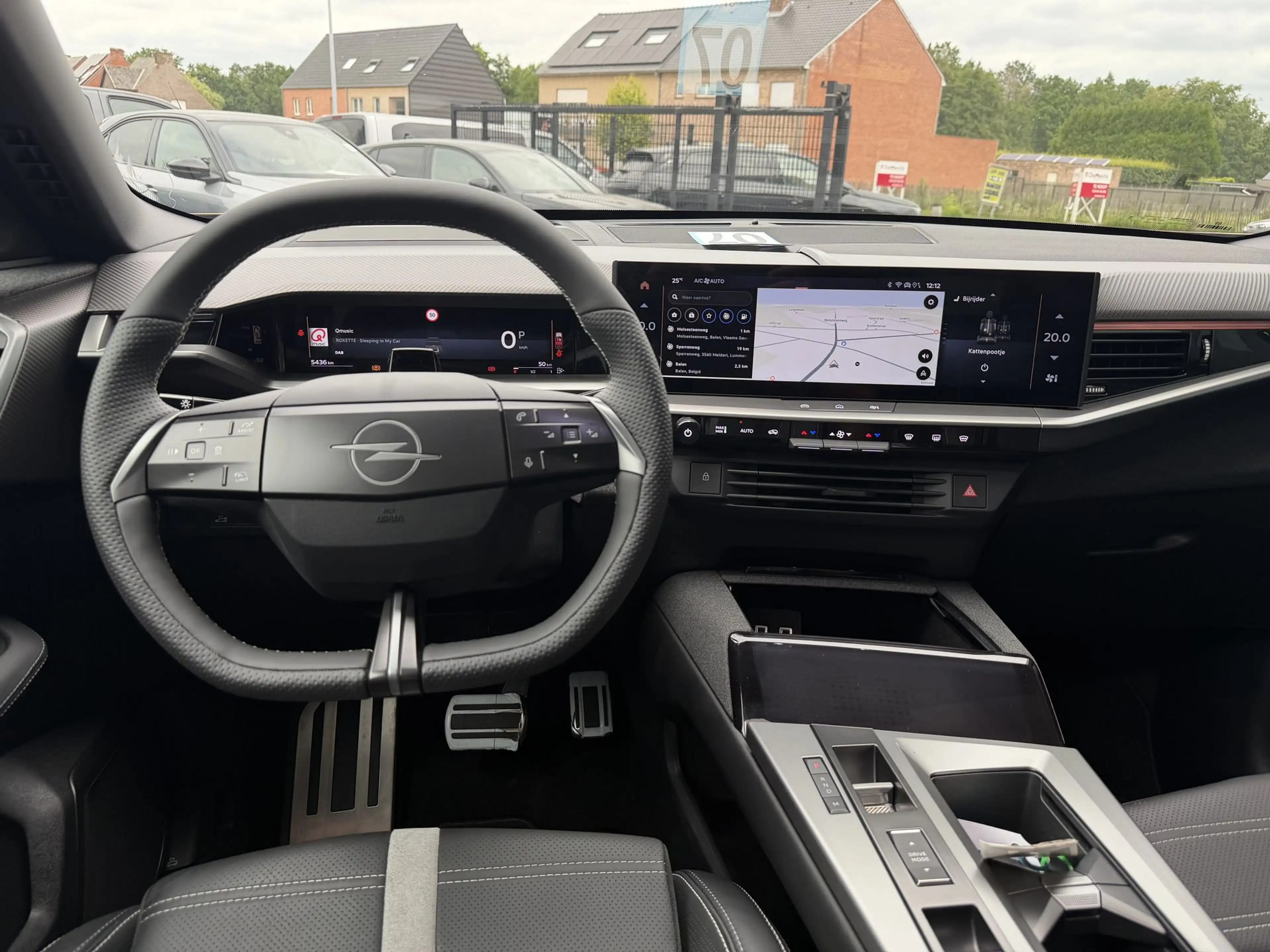 Opel Grandland GS 1.2T Hybrid *Leder*Navi*360°*Pano* — photo 14
