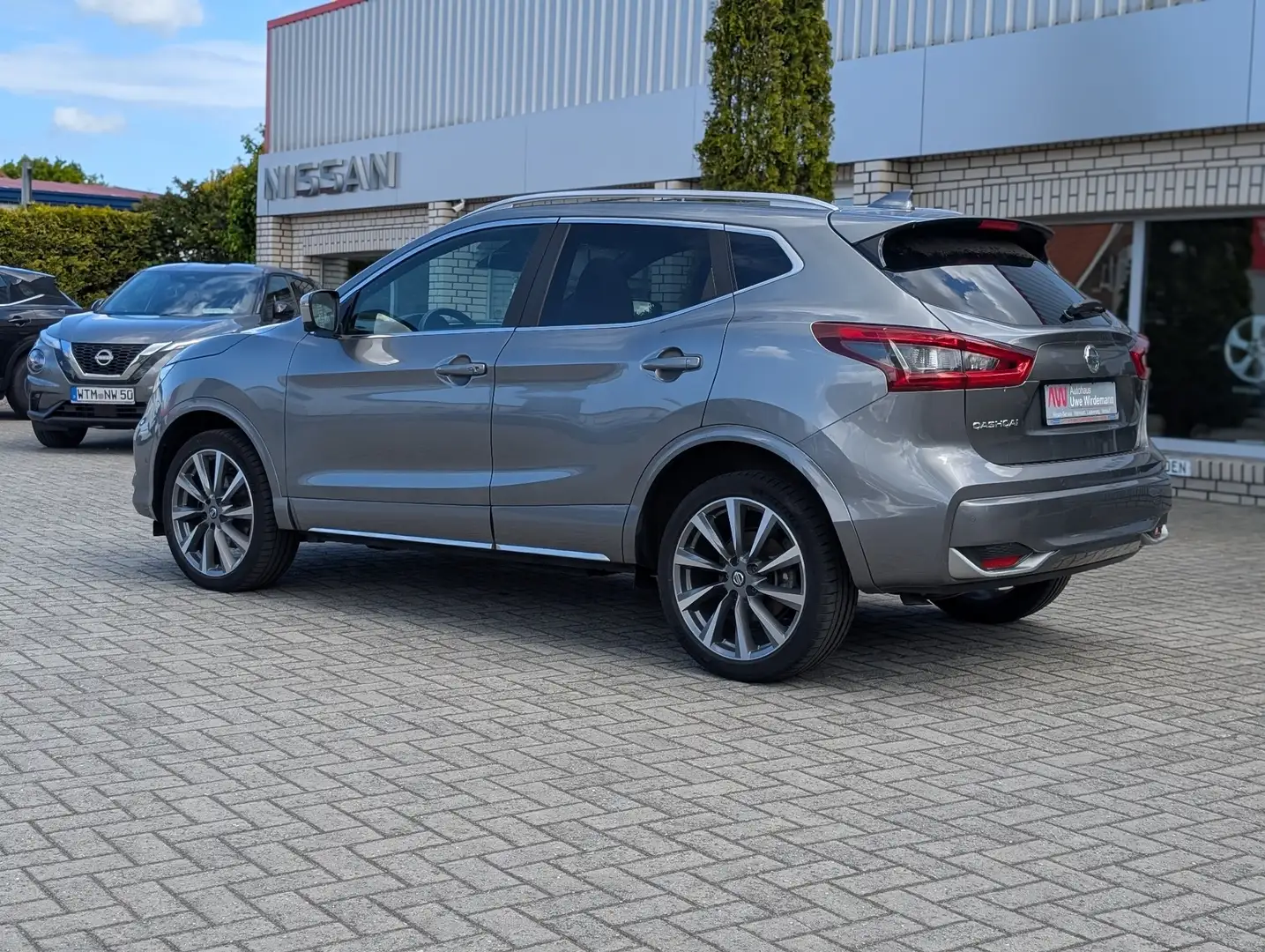 Nissan Qashqai Tekna+ Schwarz - 2