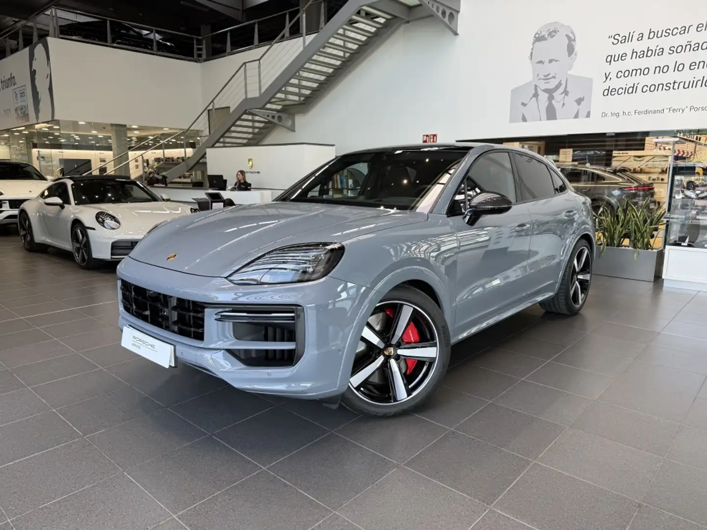 Porsche Cayenne Coupé Turbo E-Hybrid Aut. Gris - 1