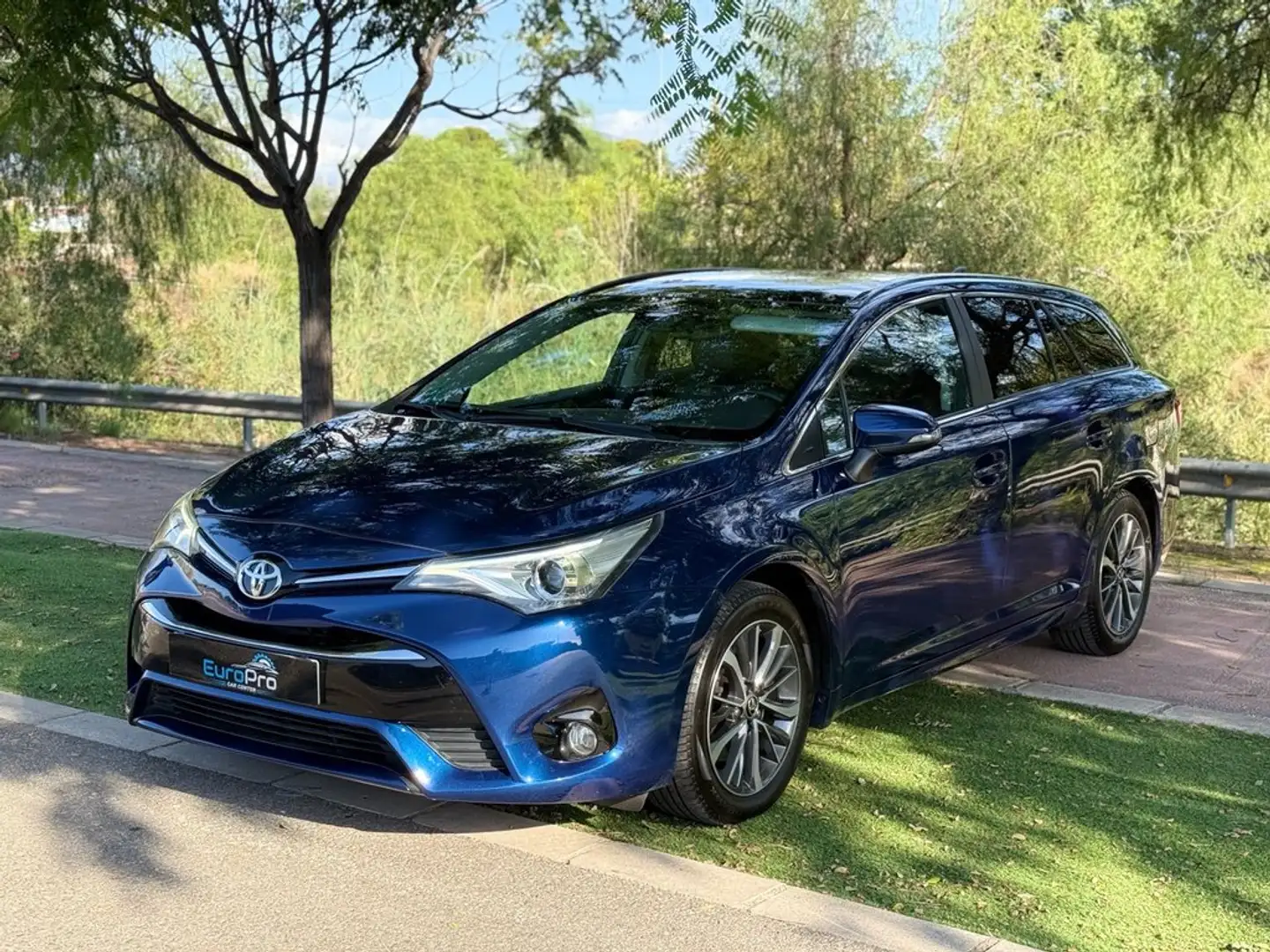 Toyota Avensis TS 150D Advance Azul - 2