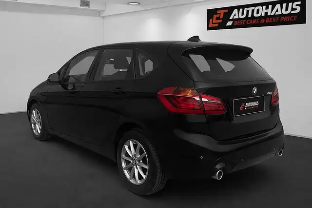 BMW 2 Series view 3